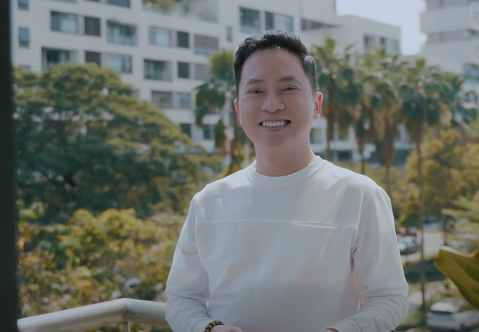 'Thầy giáo hot boy' Nguyễn Hoàng Khắc Hiếu 'ở ẩn' 6 năm bất ngờ quay trở lại - Ảnh 2.