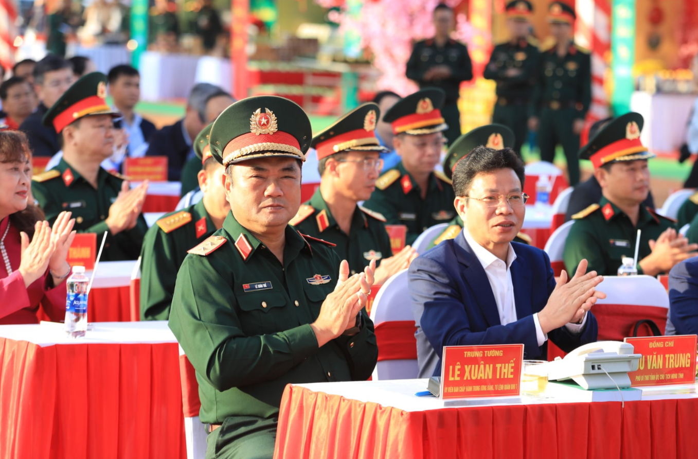 Xuân chiến sĩ 2026 thắp lửa đoàn kết quân dân tại Lâm Đồng - Ảnh 3.