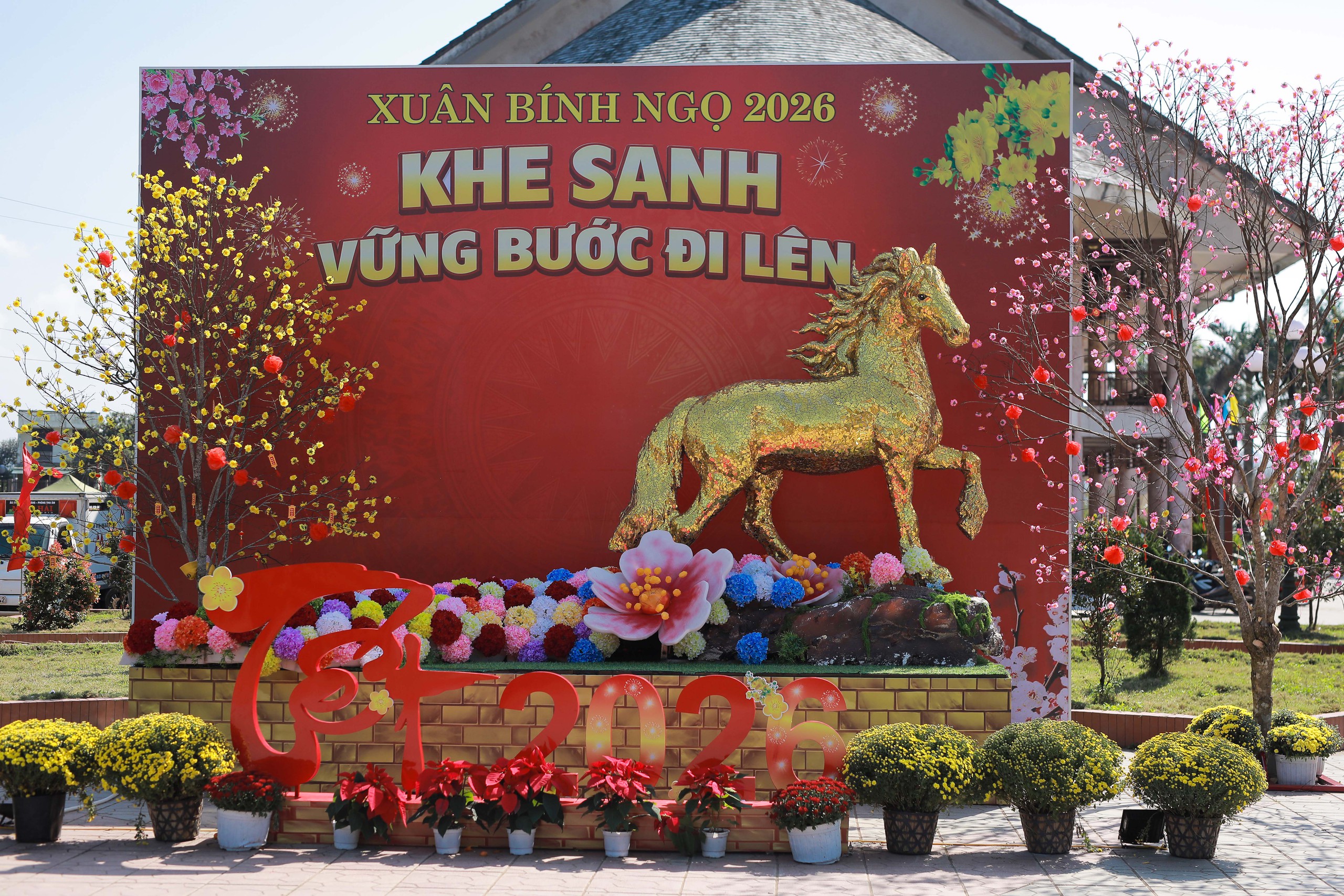 'Bộ sưu tập' linh vật ngựa của nghệ nh&acirc;n Đinh Văn T&acirc;m tại qu&ecirc; nh&agrave; Quảng Trị - Ảnh 7.
