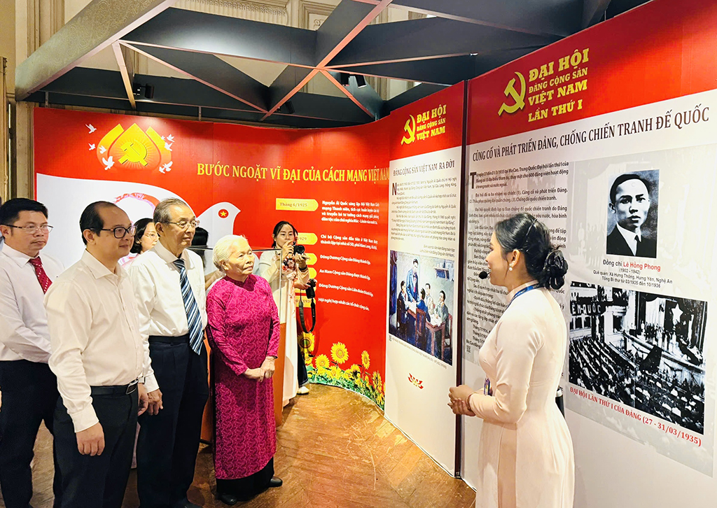 TP.HCM khai mạc nhiều hoạt động mừng xuân - mừng Đảng- Ảnh 1.