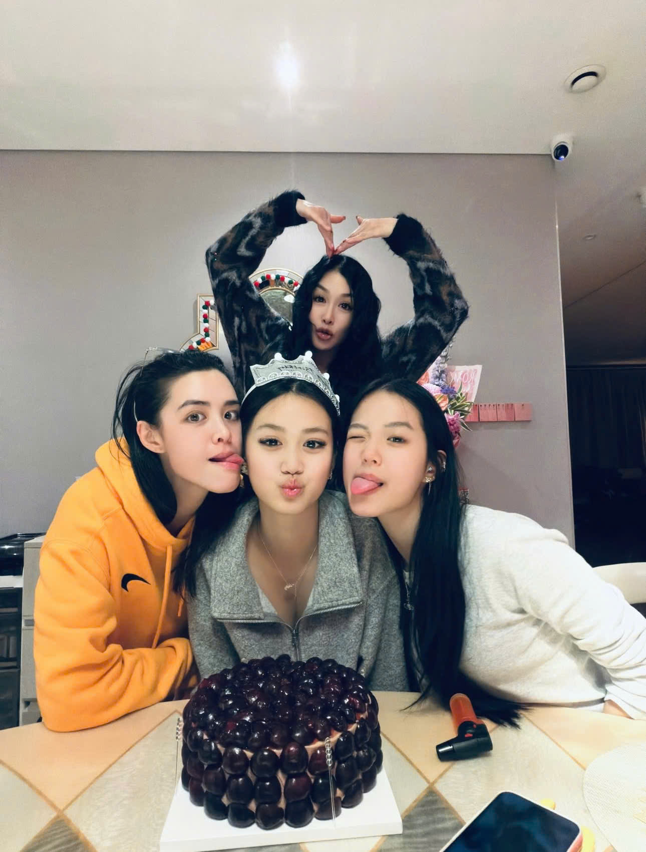 Trải qua ba lần kết hôn, Chung Lệ Đề giờ còn lại gì? - Ảnh 3.