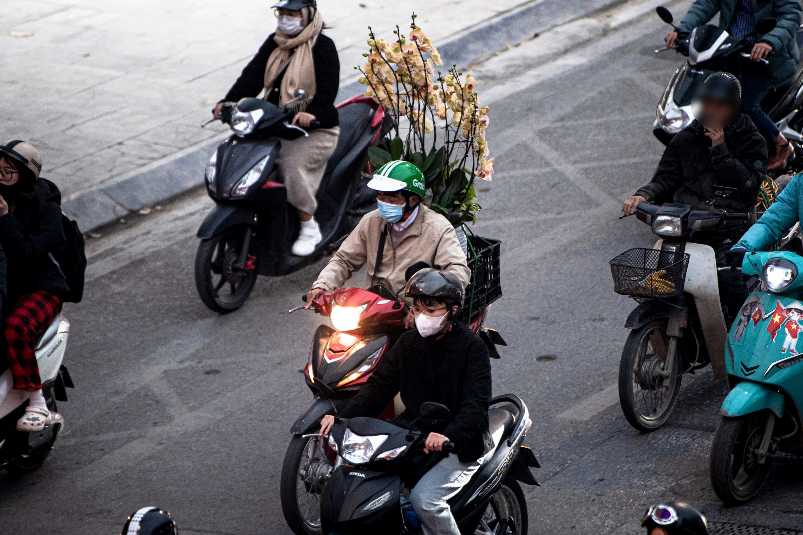 Đường phố Hà Nội ùn tắc kinh hoàng những ngày cận tết Nguyên đán- Ảnh 10.