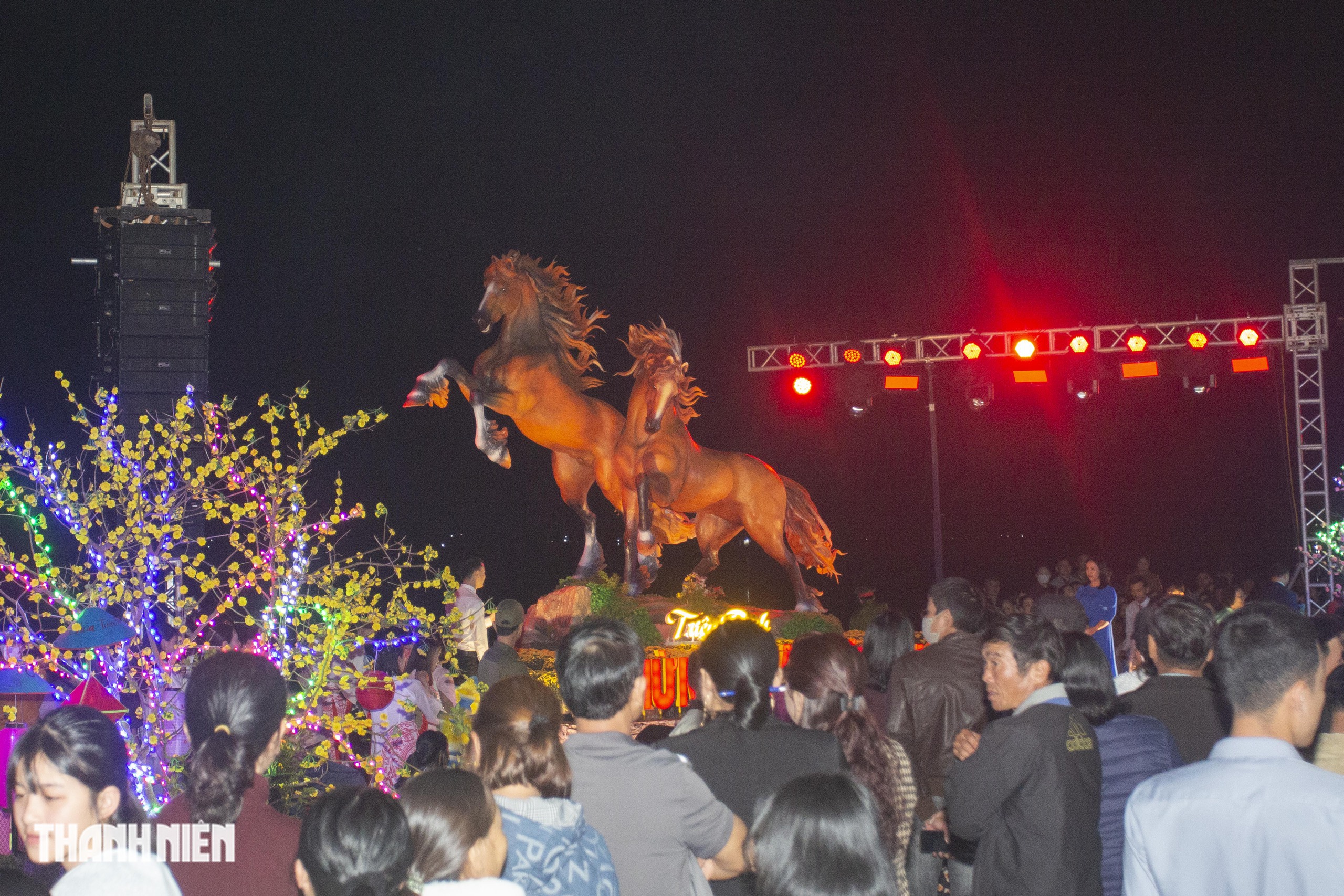 'Bộ sưu tập' linh vật ngựa của nghệ nh&acirc;n Đinh Văn T&acirc;m tại qu&ecirc; nh&agrave; Quảng Trị - Ảnh 4.