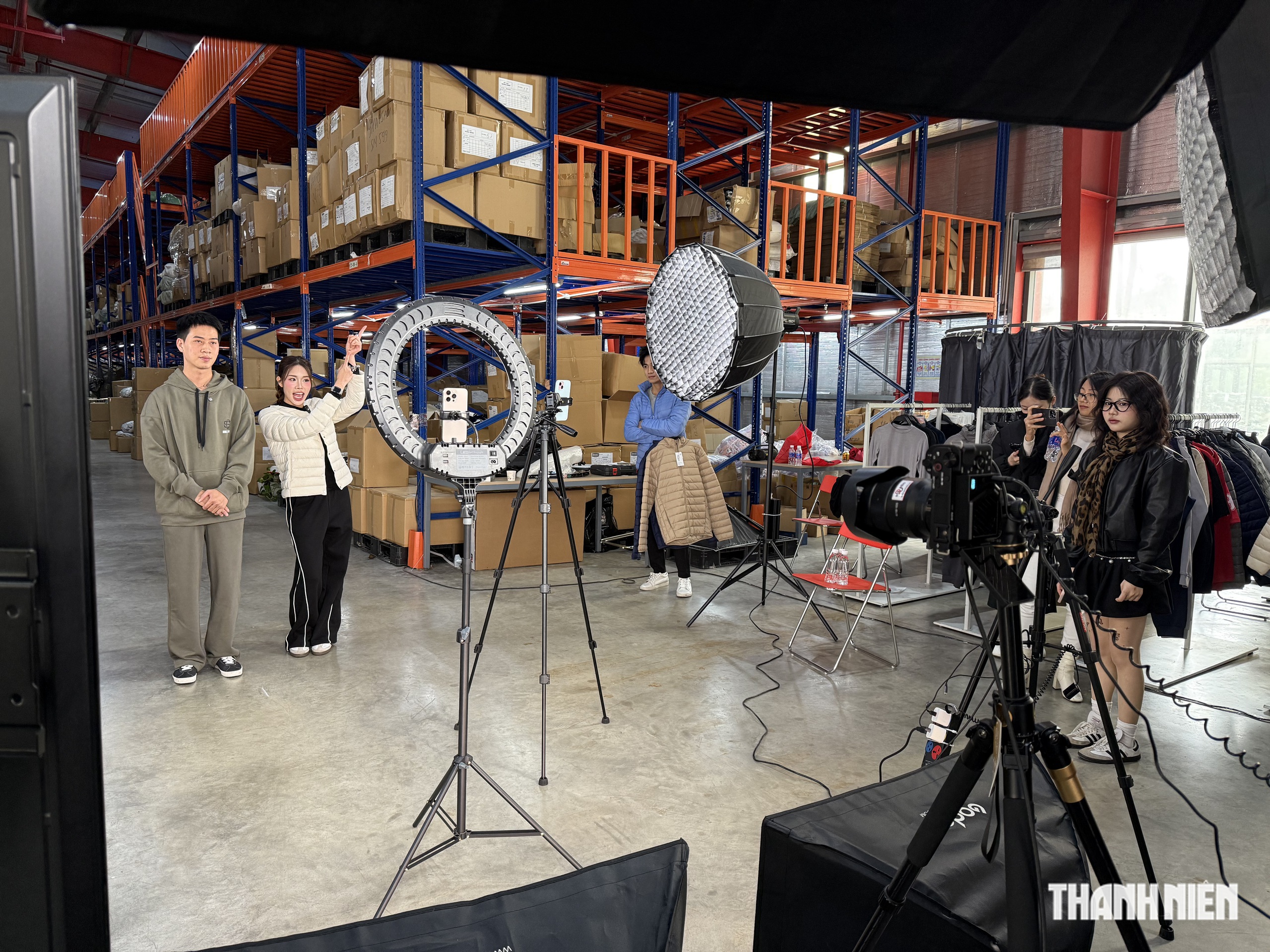 Người Việt 'nghiện' xem livestream hàng đầu châu Á - Ảnh 1.