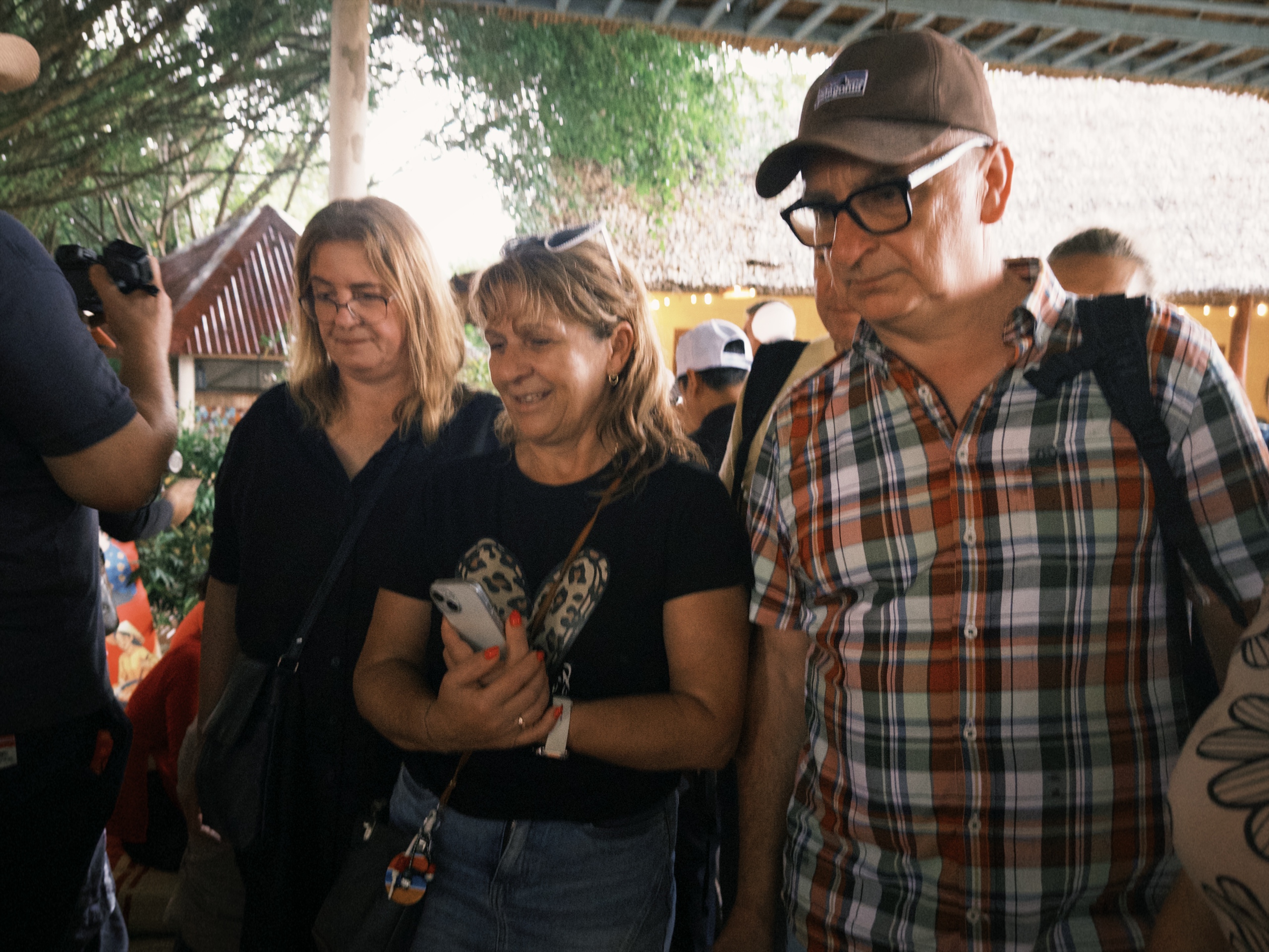 Miền Tây tấp nập khách nước ngoài về ăn tết- Ảnh 6.