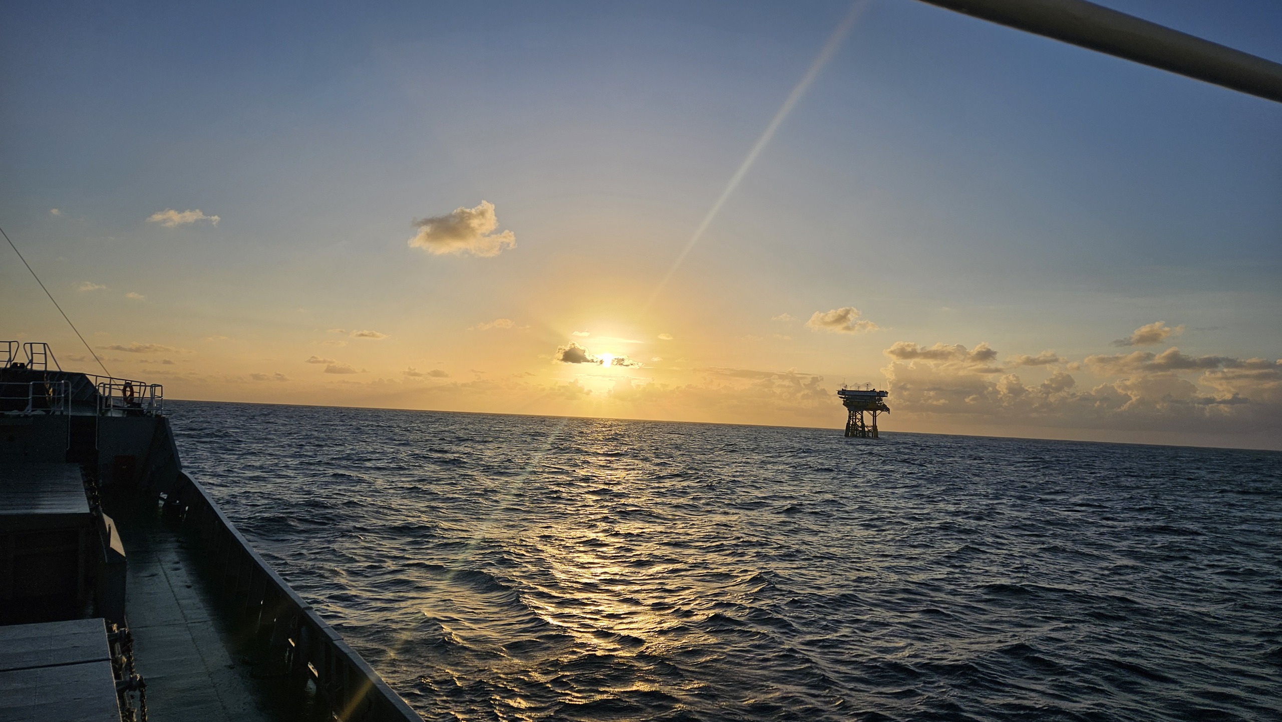 Mê mẩn đón bình minh và hoàng hôn gần nhà giàn DK1- Ảnh 6.