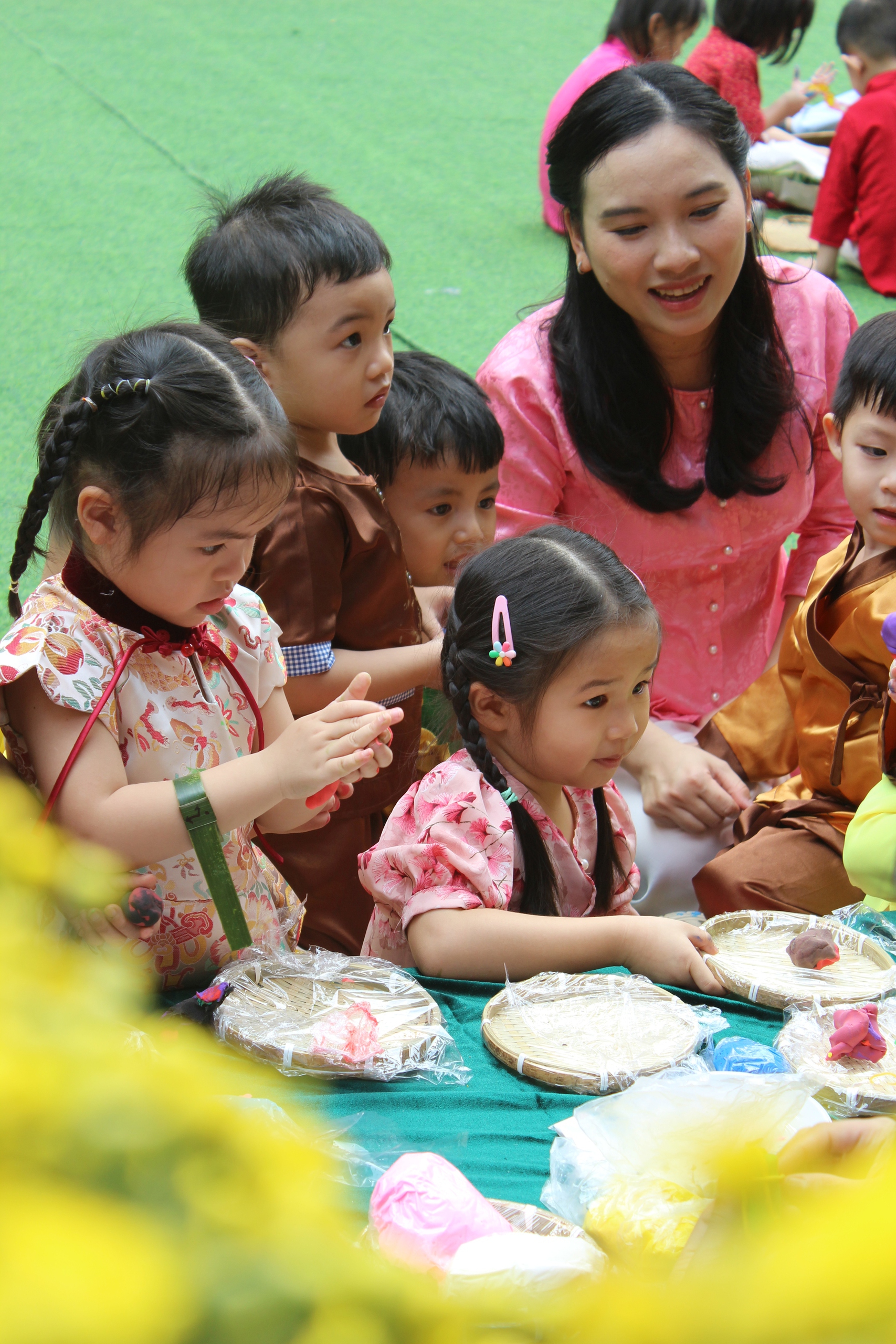 Trước kỳ nghỉ Tết Nguyên đán 2026: Trường học nhộn nhịp hội xuân - Ảnh 6.