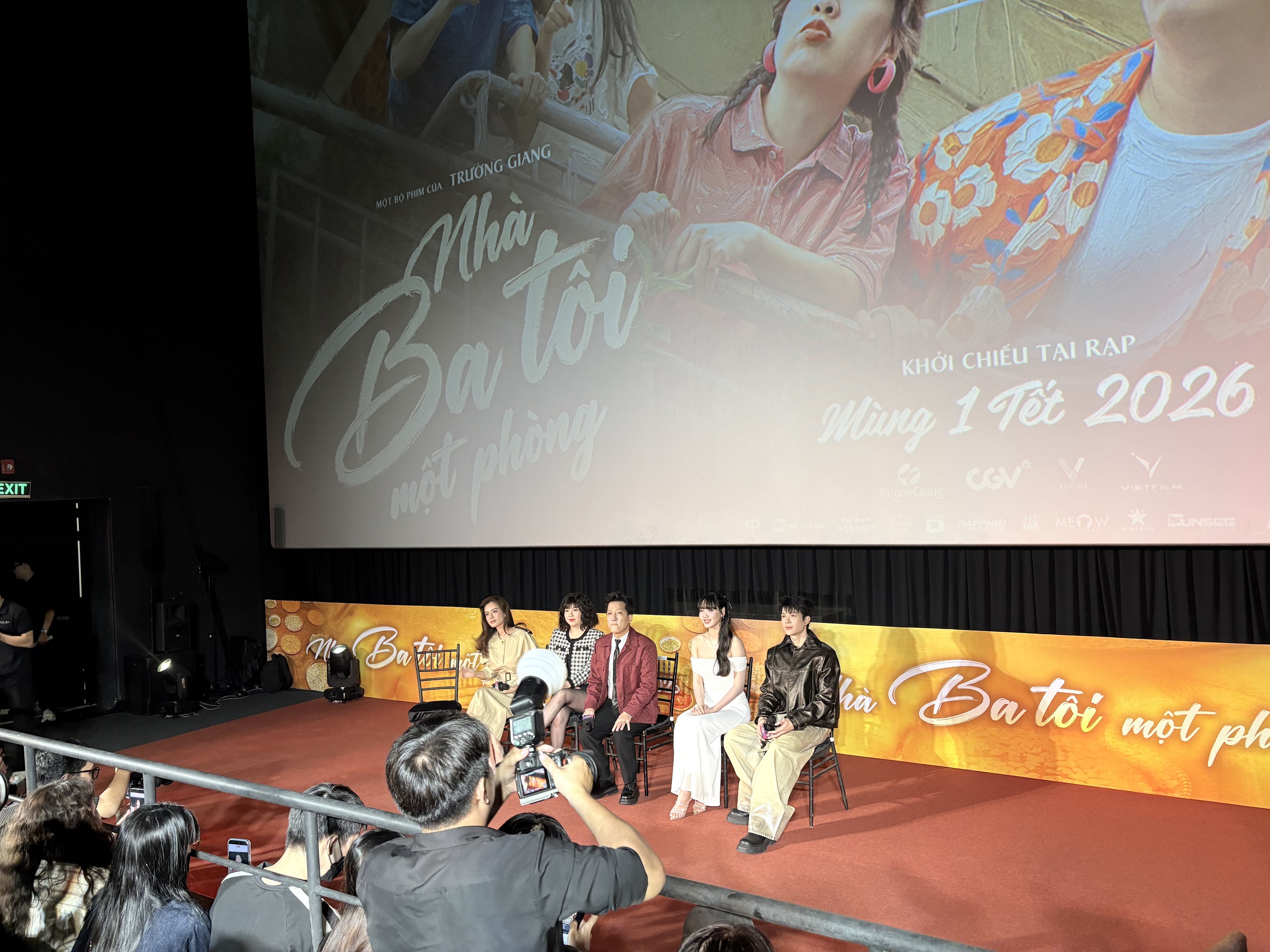  Anh T&uacute; Atus tiết lộ c&aacute;t s&ecirc; khi đ&oacute;ng phim Trường Giang - Ảnh 1.