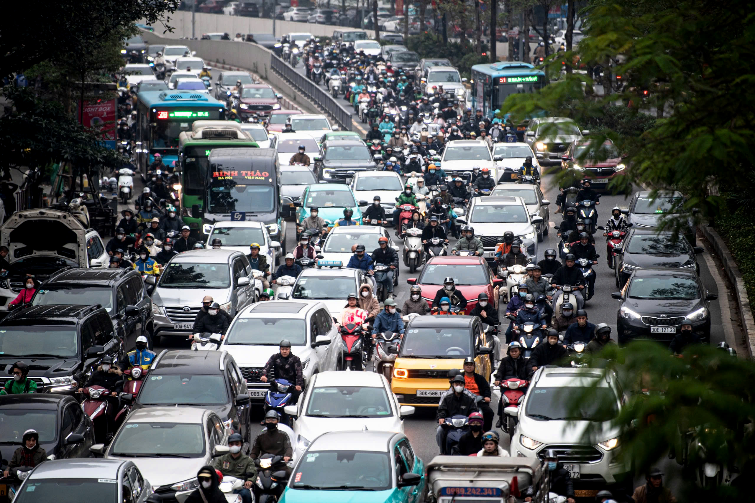 Đường phố Hà Nội ùn tắc kinh hoàng những ngày cận tết Nguyên đán- Ảnh 8.