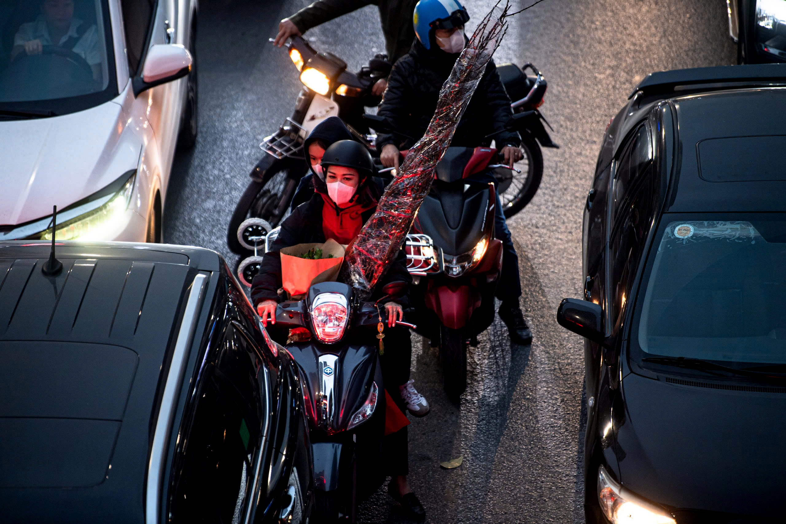 Đường phố Hà Nội ùn tắc kinh hoàng những ngày cận tết Nguyên đán- Ảnh 11.