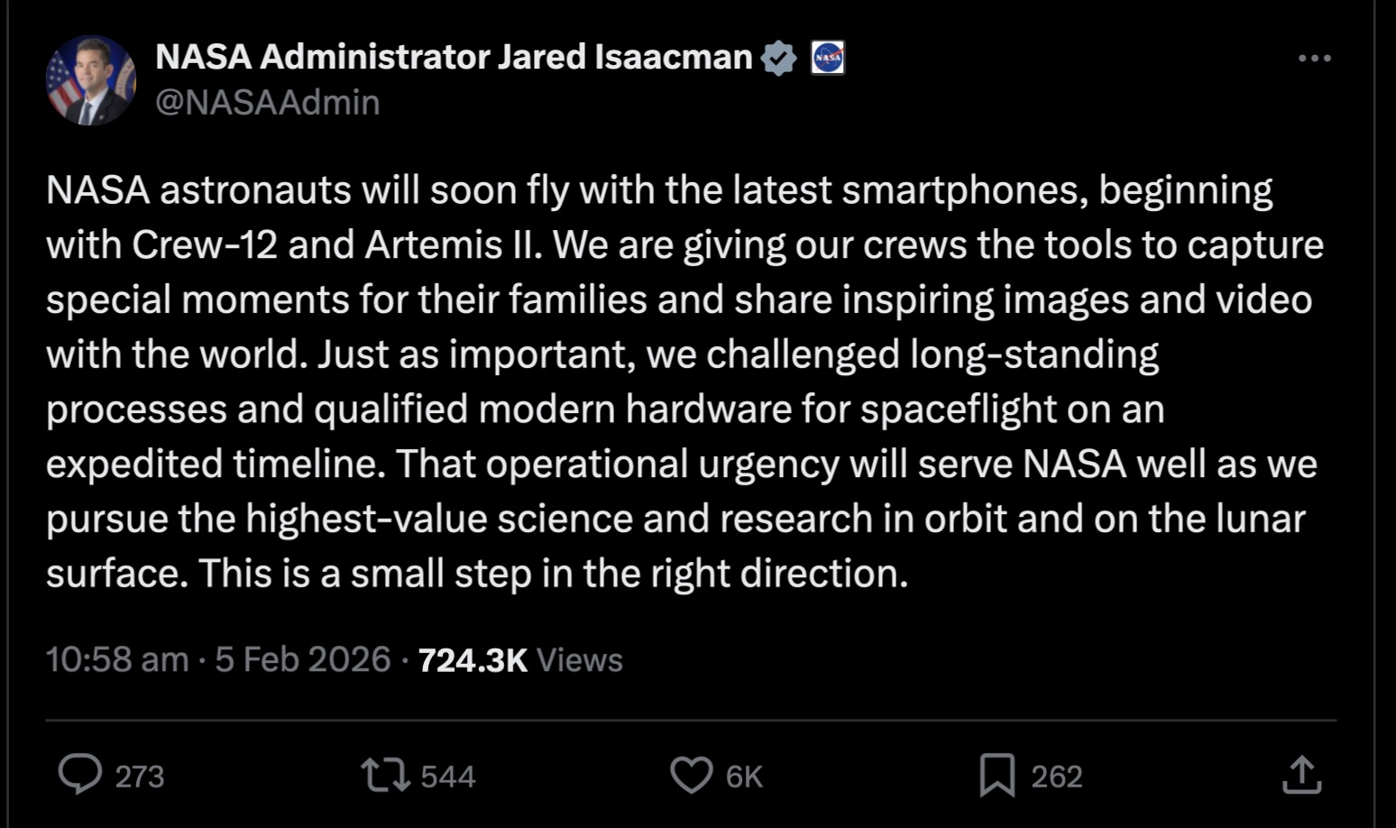 NASA cho phép phi hành gia mang iPhone lên mặt trăng - Ảnh 1.