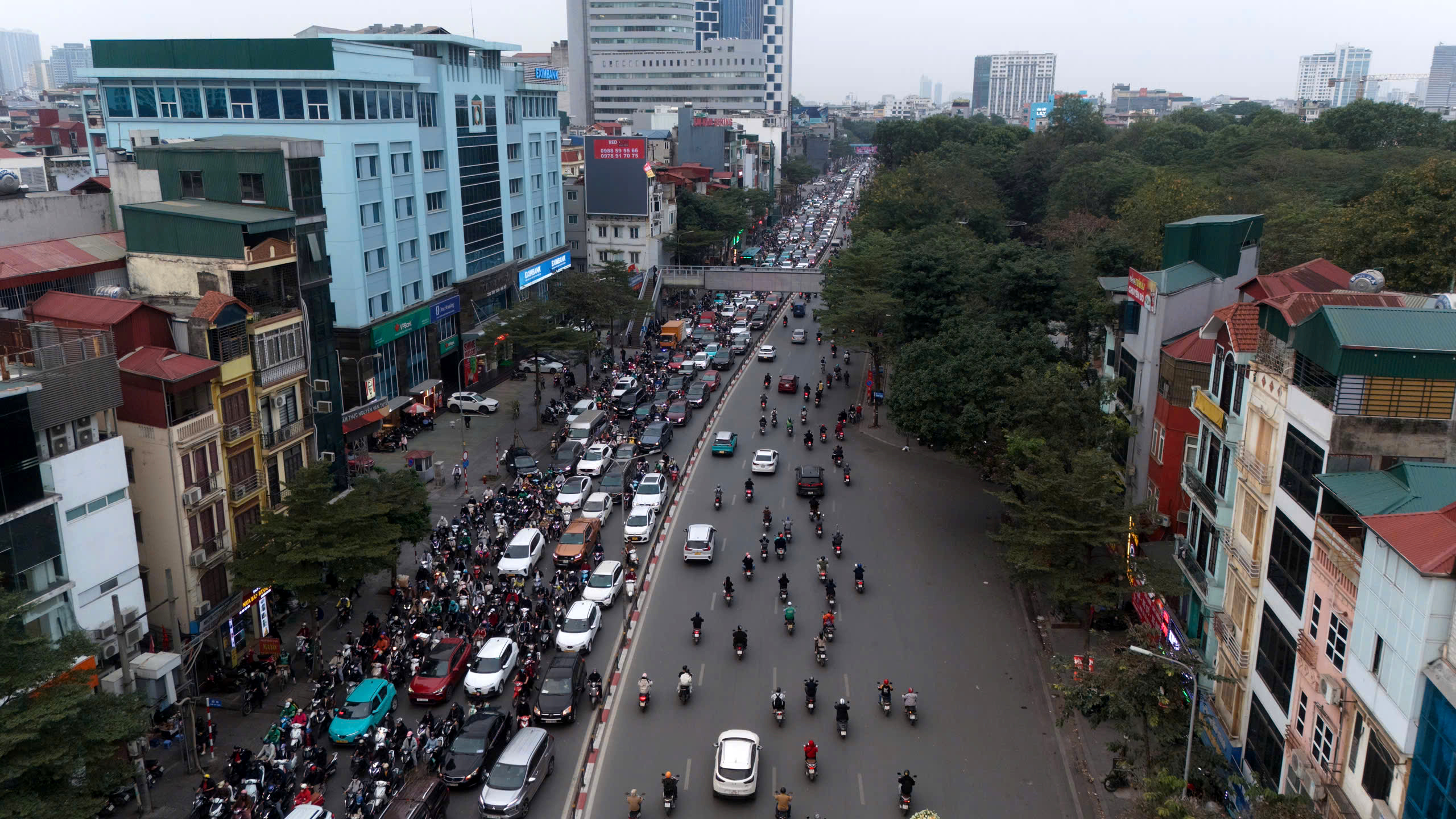 Đường phố Hà Nội ùn tắc kinh hoàng những ngày cận tết Nguyên đán- Ảnh 5.