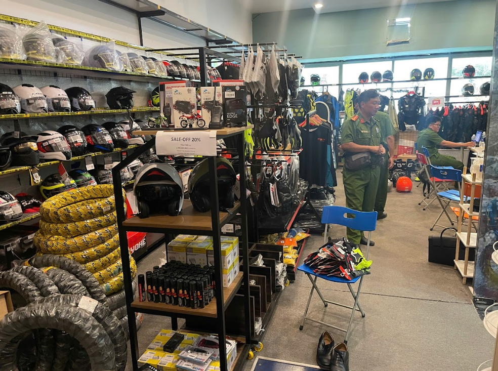 TP.HCM: Chủ doanh nghiệp xe máy bị khởi tố vì trốn thuế qua tài khoản cá nhân- Ảnh 2.