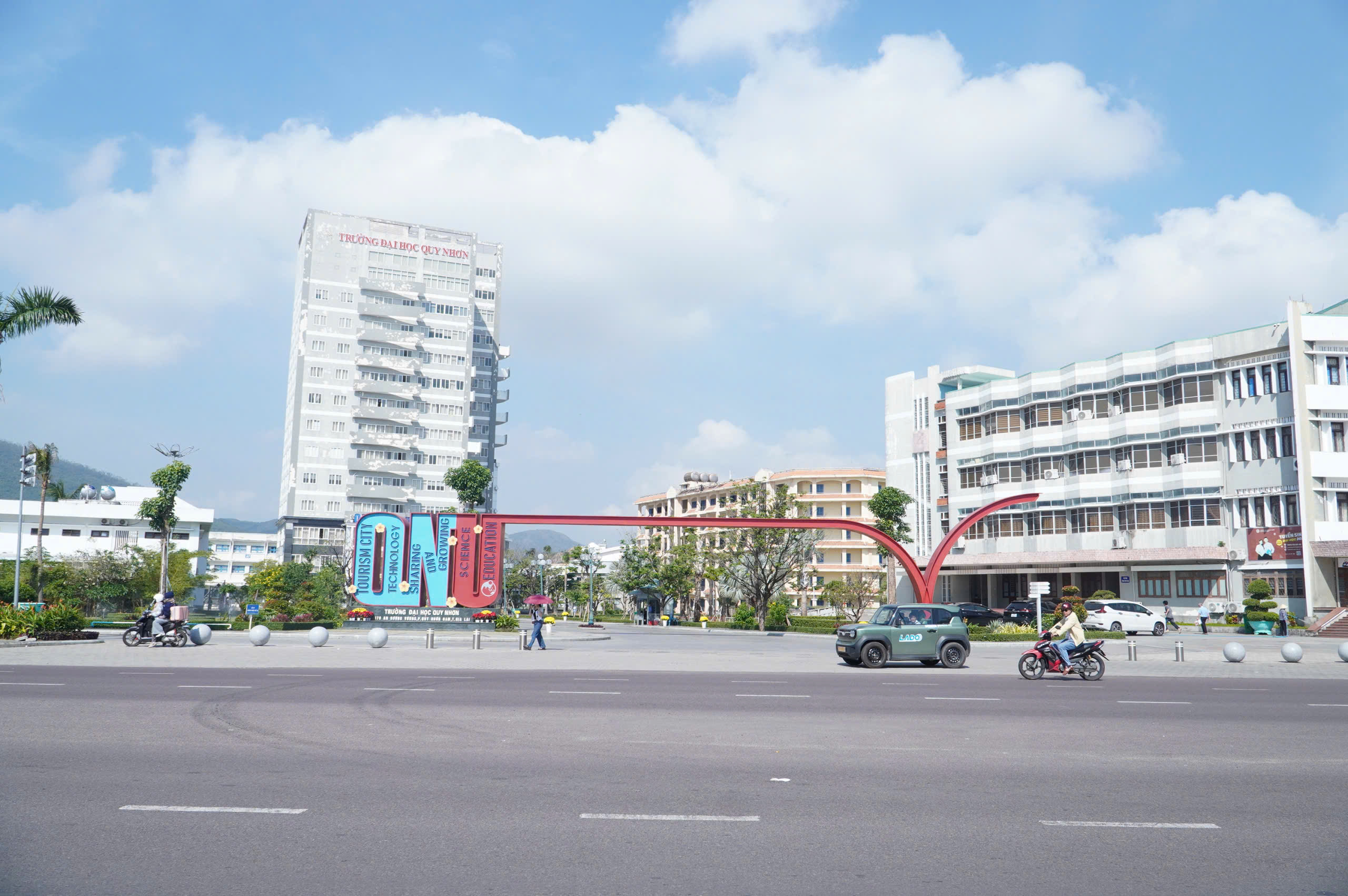 Trường ĐH Quy Nhơn thêm 10 chương trình đạt chuẩn kiểm định chất lượng - Ảnh 2.