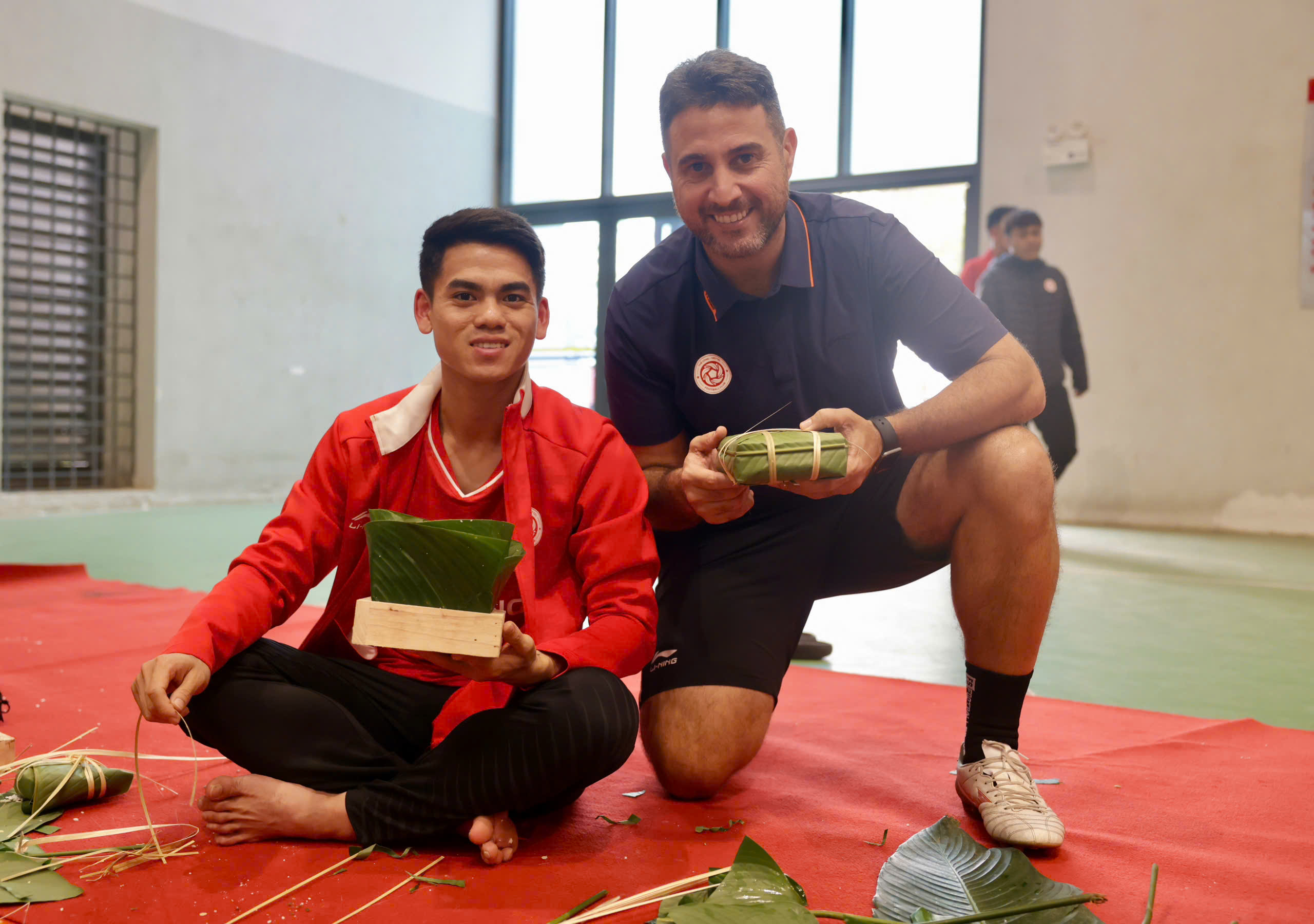 Đội trưởng U.23 Việt Nam cùng Thể Công Viettel 'giữ lửa Tết' bằng hoạt động đặc biệt- Ảnh 9.