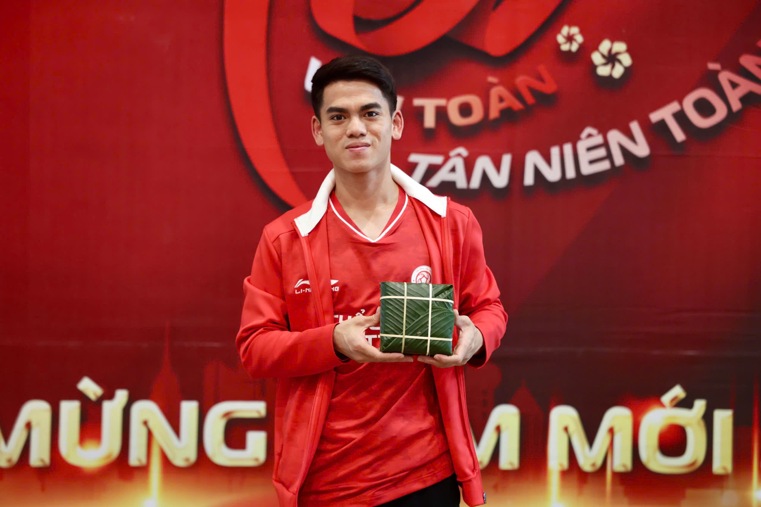 Đội trưởng U.23 Việt Nam cùng Thể Công Viettel 'giữ lửa Tết' bằng hoạt động đặc biệt- Ảnh 12.