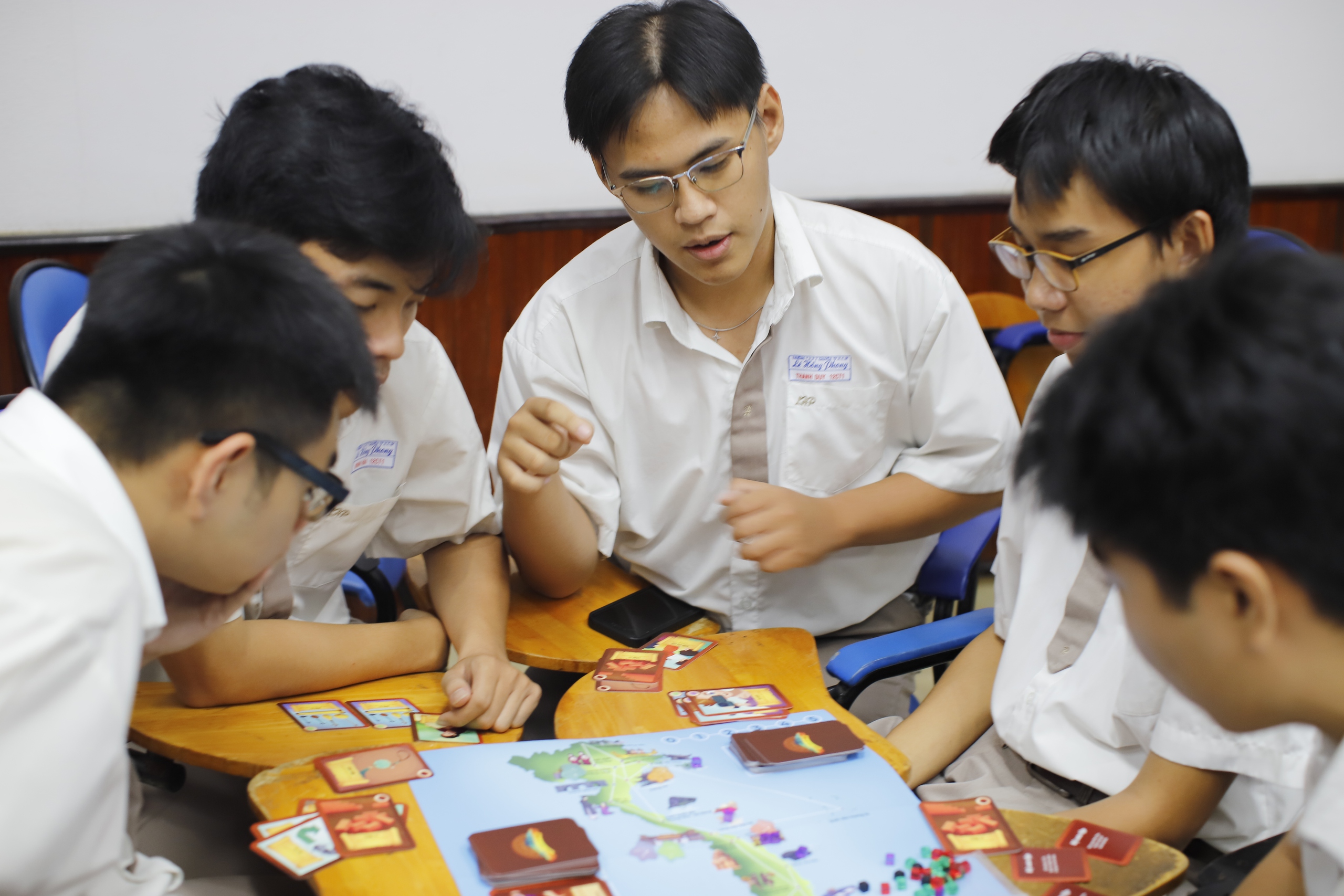 5 học sinh Trường THPT chuyên Lê Hồng Phong mang di sản Việt vào trò chơi- Ảnh 2.