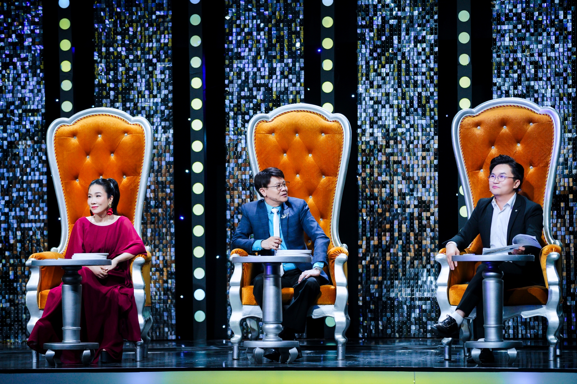 Cô gái hát 'Giọt lệ đài trang' khiến Thái Châu cho điểm tuyệt đối - Ảnh 2.