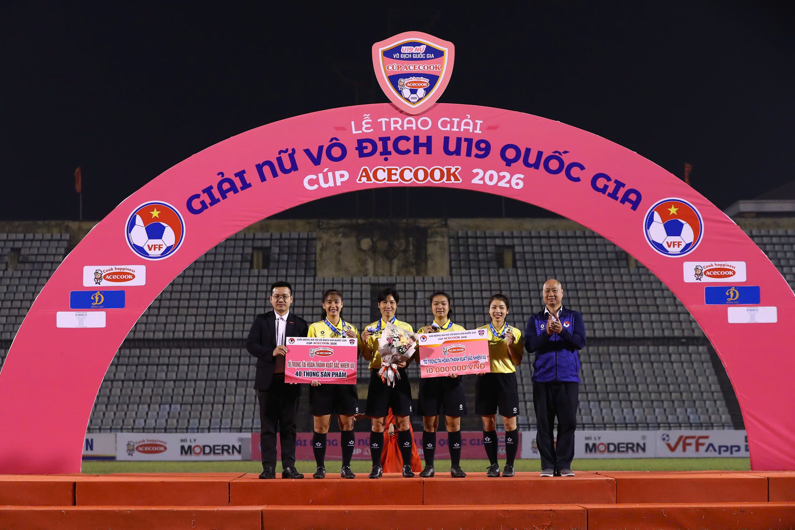 Phong Phú Hà Nam vô địch U.19 nữ quốc gia, đội TP.HCM bị ngược dòng trận cuối- Ảnh 1.