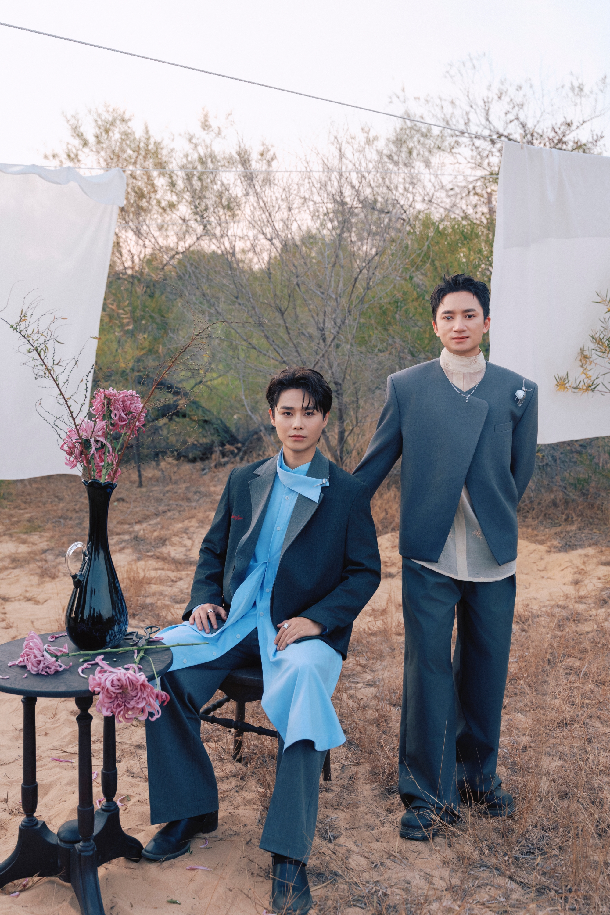 Vợ chồng Phan Mạnh Quỳnh kỷ niệm 10 năm yêu bằng MV quay dưới hồ nước- Ảnh 2.