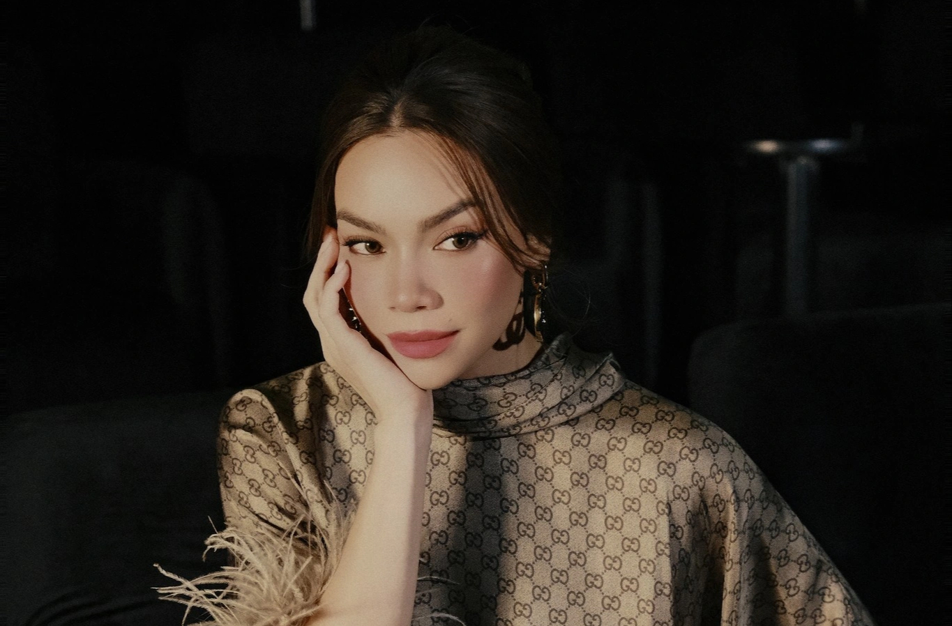 Hồ Ngọc Hà chia sẻ về đời nghệ sĩ và hôn nhân viên mãn bên Kim Lý - Ảnh 1.