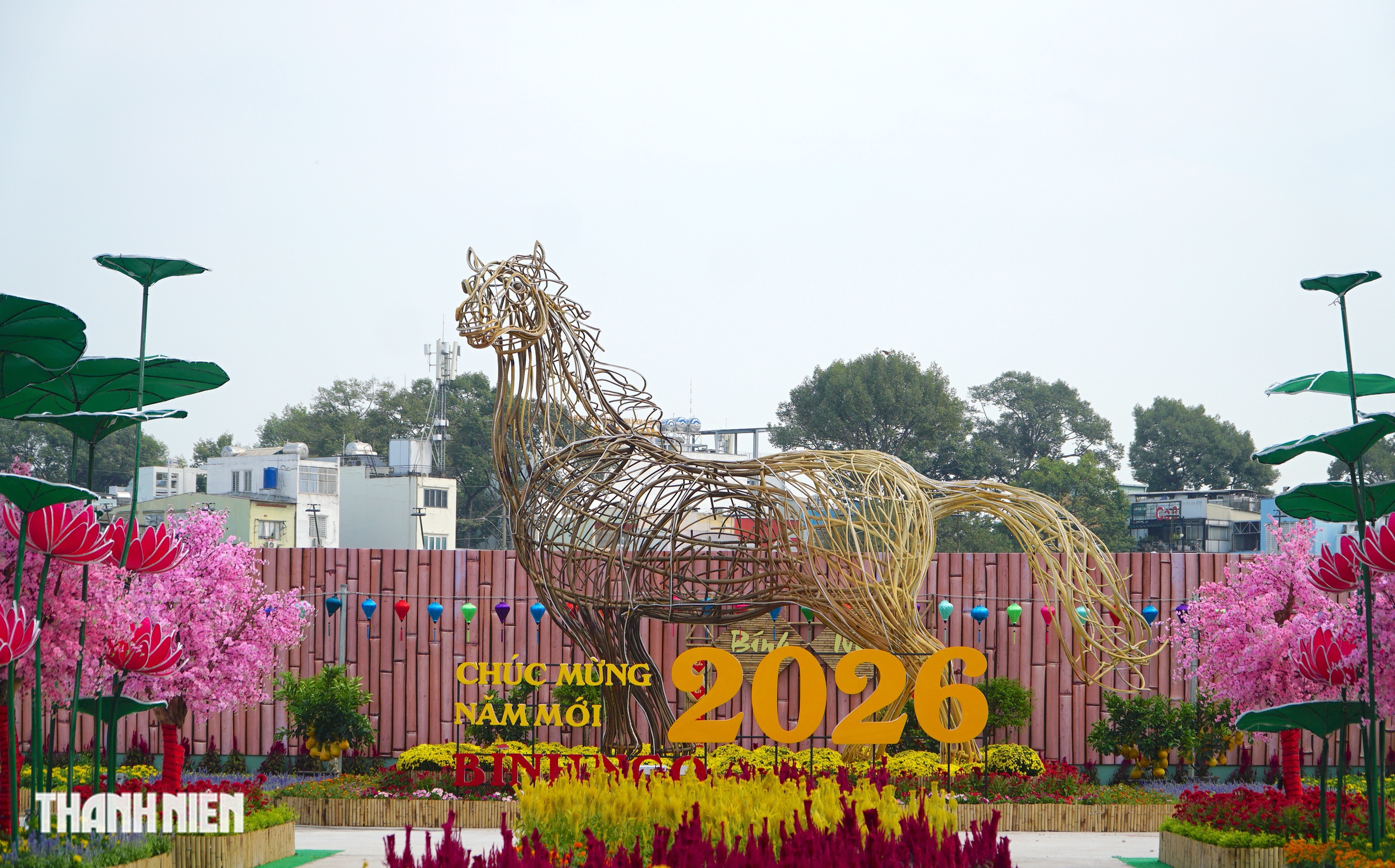 Linh vật ngựa cao 8 m tại khu ‘đất vàng’ làm công viên ở đường Trần Phú - Ảnh 5.