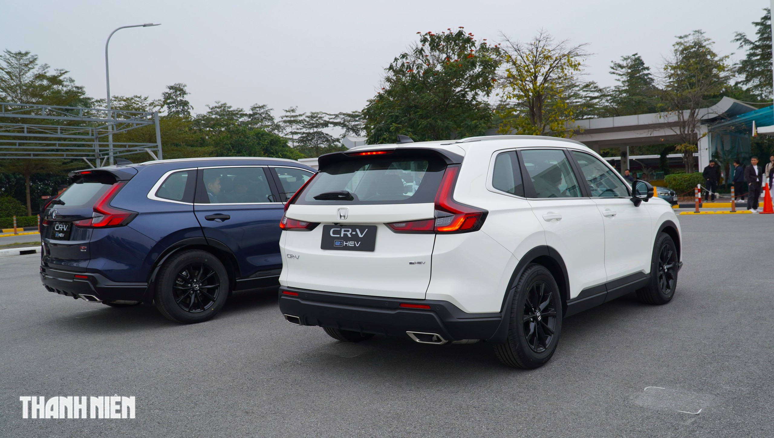Honda CR-V hybrid lắp r&aacute;p tại Việt Nam kh&aacute;c g&igrave; bản nhập khẩu từ Th&aacute;i Lan? - Ảnh 4.