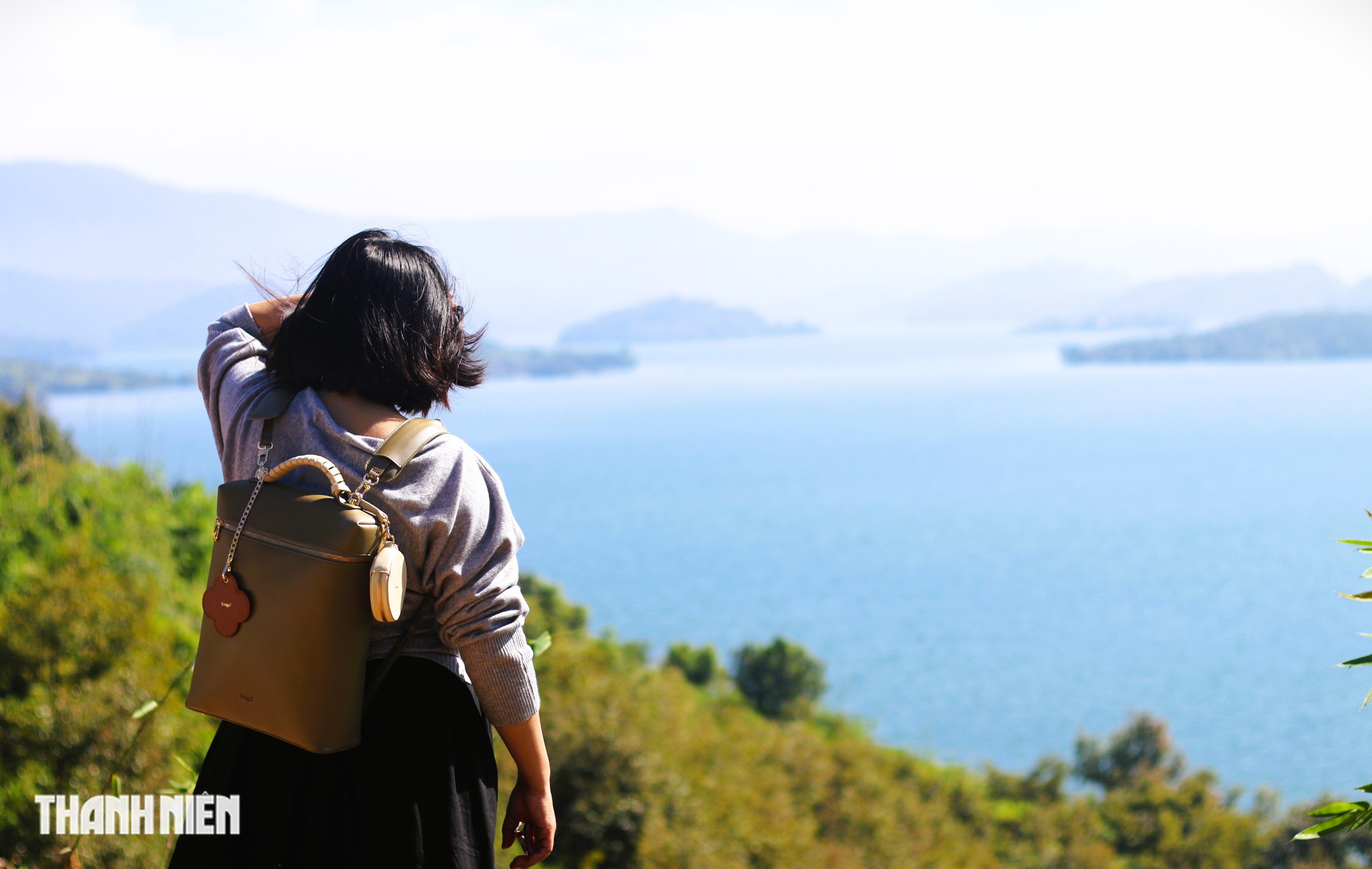 Lữ kh&aacute;ch b&acirc;ng khu&acirc;ng tr&ecirc;n cung đường kh&aacute;c lạ đi Đ&agrave; Lạt- Ảnh 6.