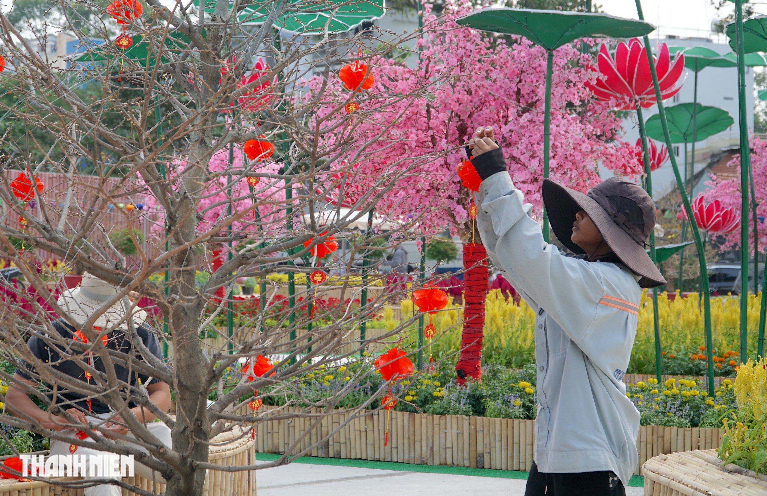 Linh vật ngựa cao 8 m tại khu ‘đất vàng’ làm công viên ở đường Trần Phú - Ảnh 8.