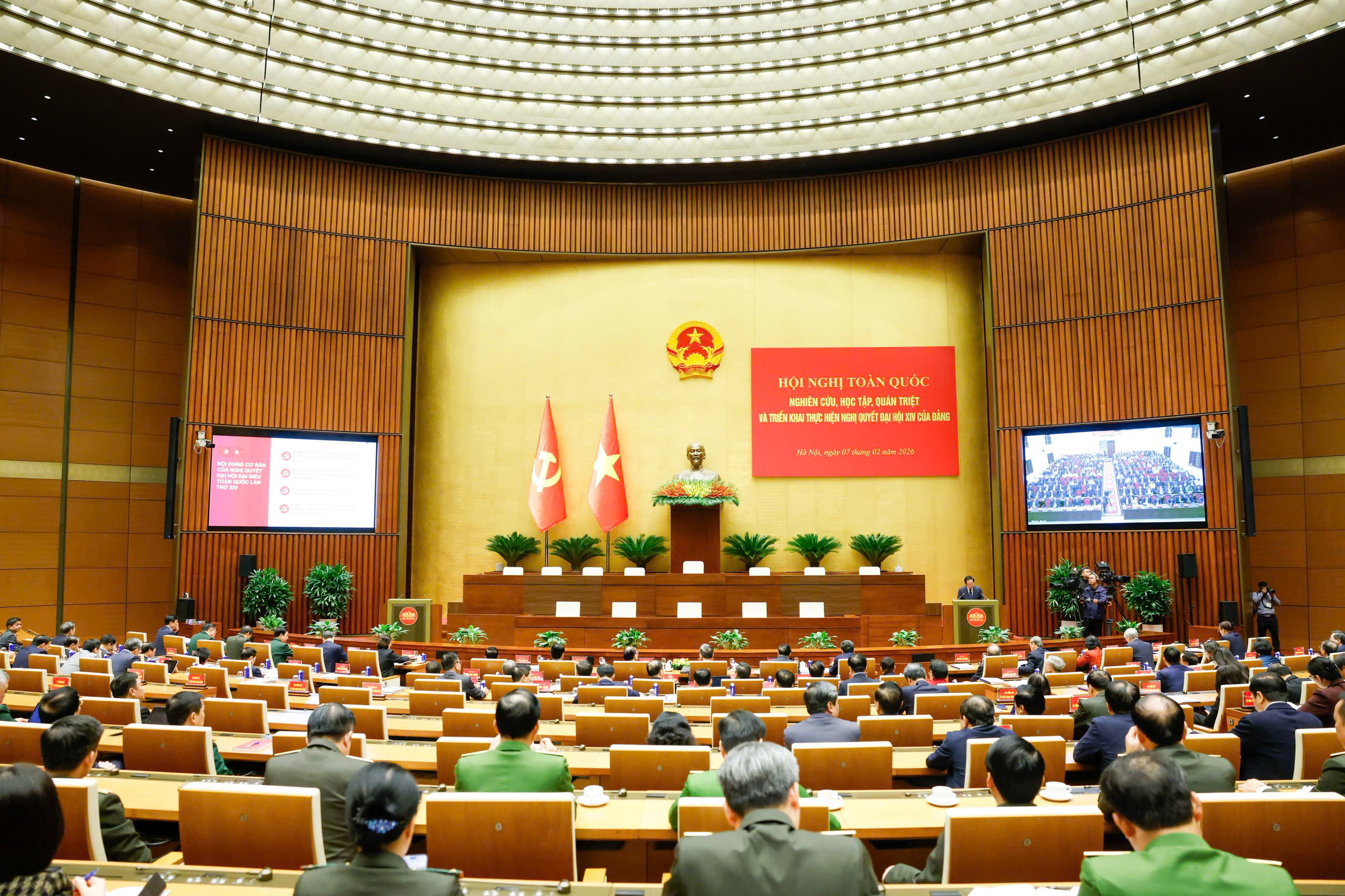 &Ocirc;ng L&ecirc; Minh Hưng: Đổi mới mạnh mẽ c&ocirc;ng t&aacute;c c&aacute;n bộ - Ảnh 2.