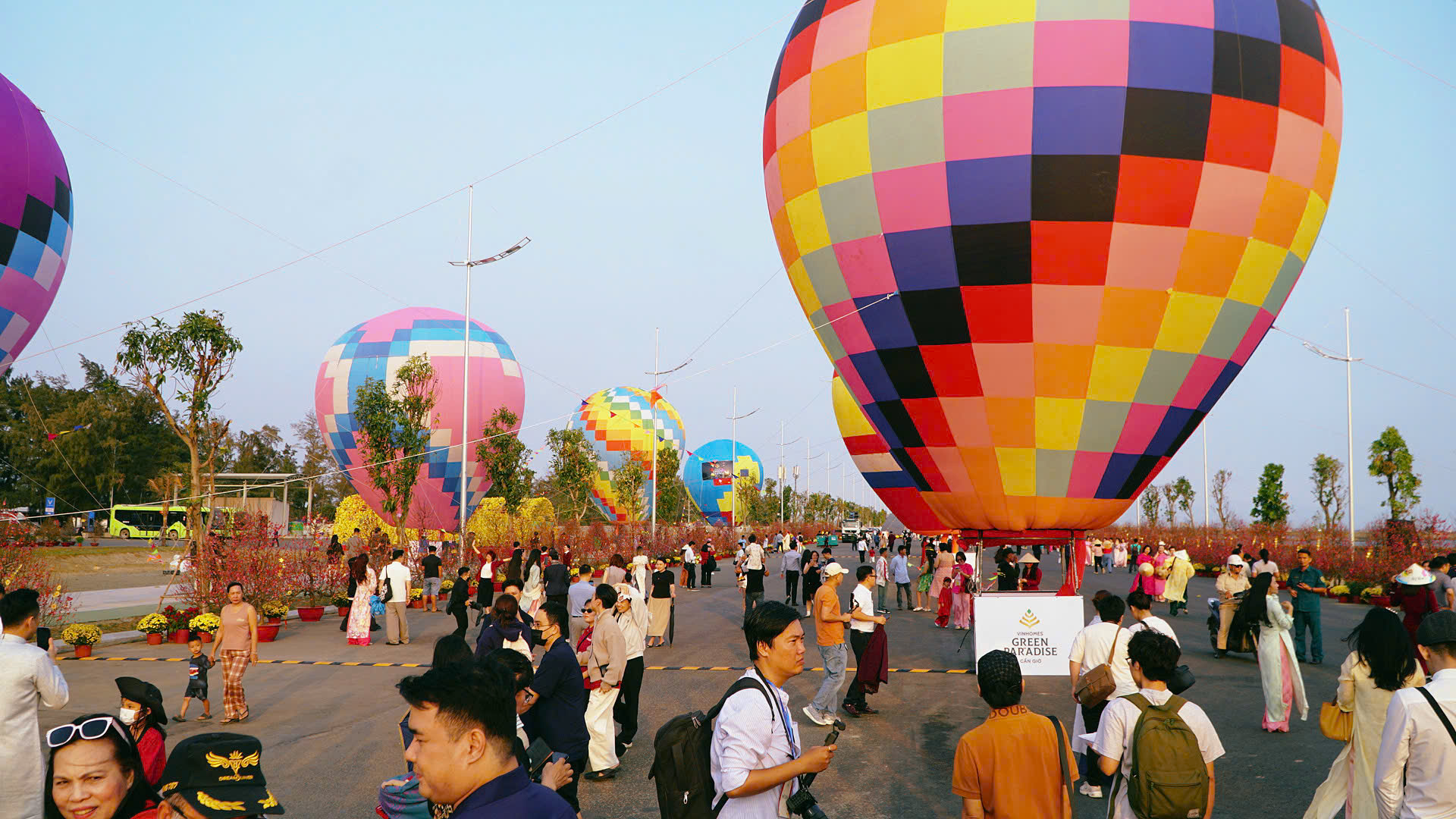 Tin tức đặc biệt tr&ecirc;n b&aacute;o in Thanh Ni&ecirc;n 8.2.2026- Ảnh 1.