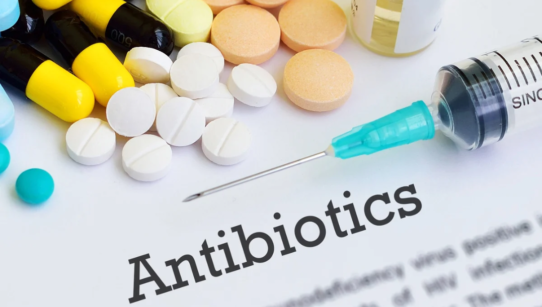 Kh&aacute;ng sinh c&oacute; l&agrave;m giảm hiệu quả ti&ecirc;m chủng kh&ocirc;ng?- Ảnh 1.