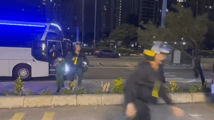 Đột k&iacute;ch qu&aacute;n bar trung t&acirc;m TP.HCM, ph&aacute;t hiện 17 người dương t&iacute;nh ma t&uacute;y - Ảnh 2.