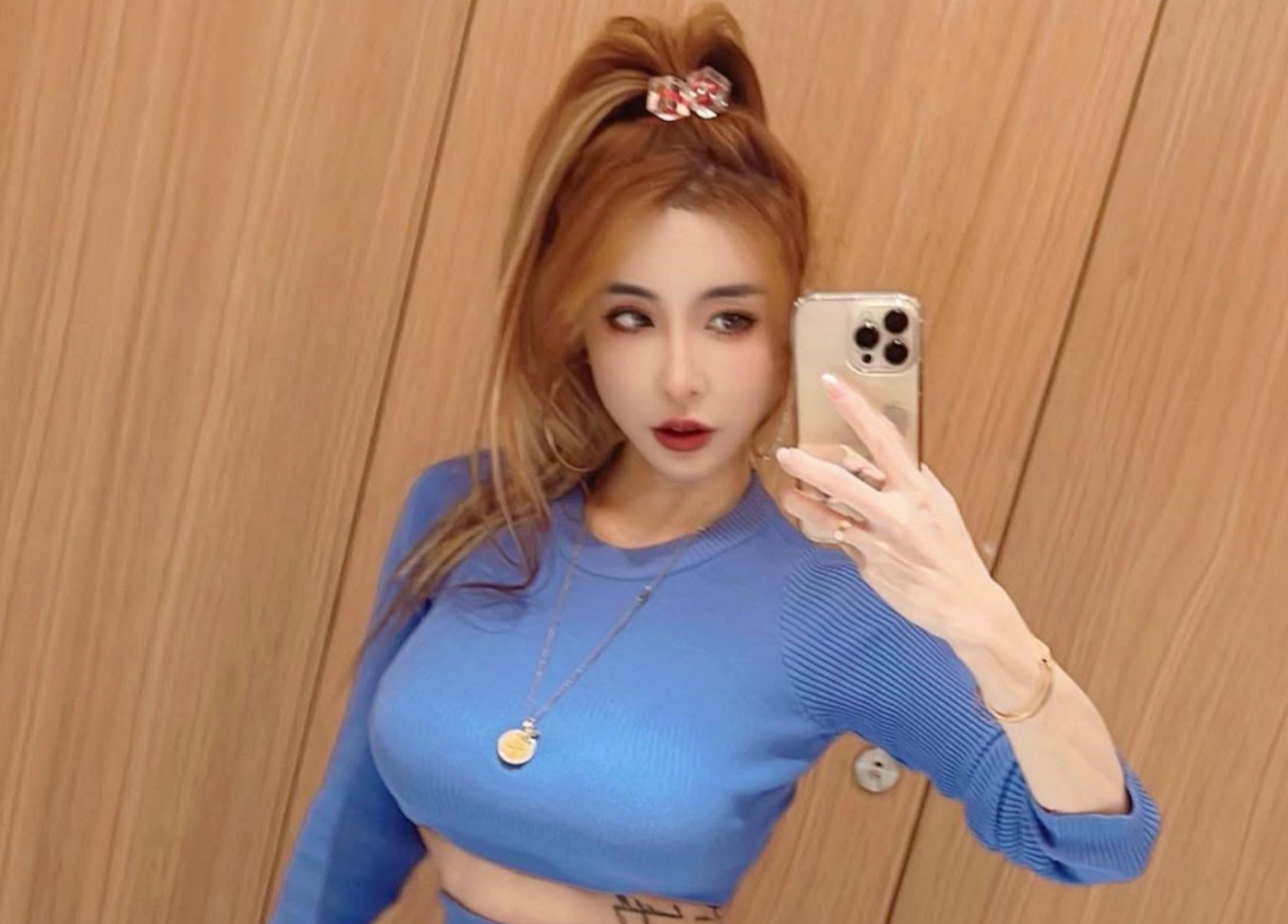 Hot girl mạng bị trục xuất khỏi Singapore vì ảnh 'nóng' - Ảnh 1.