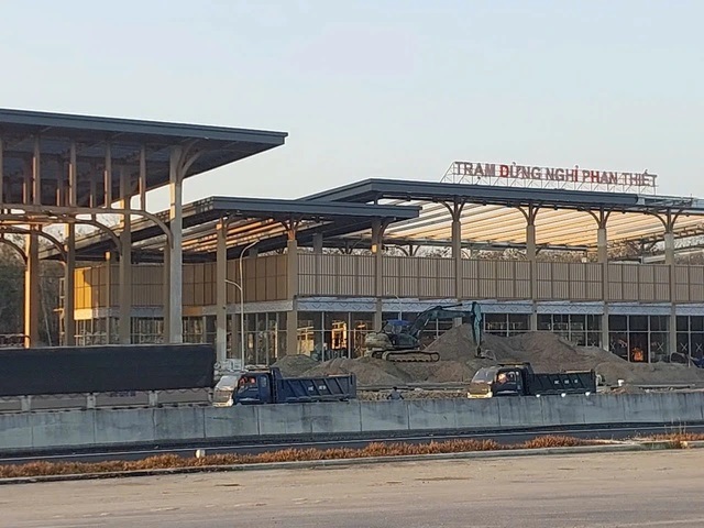 Giải ph&oacute;ng nỗi lo cao tốc m&ugrave;a tết - Ảnh 1.