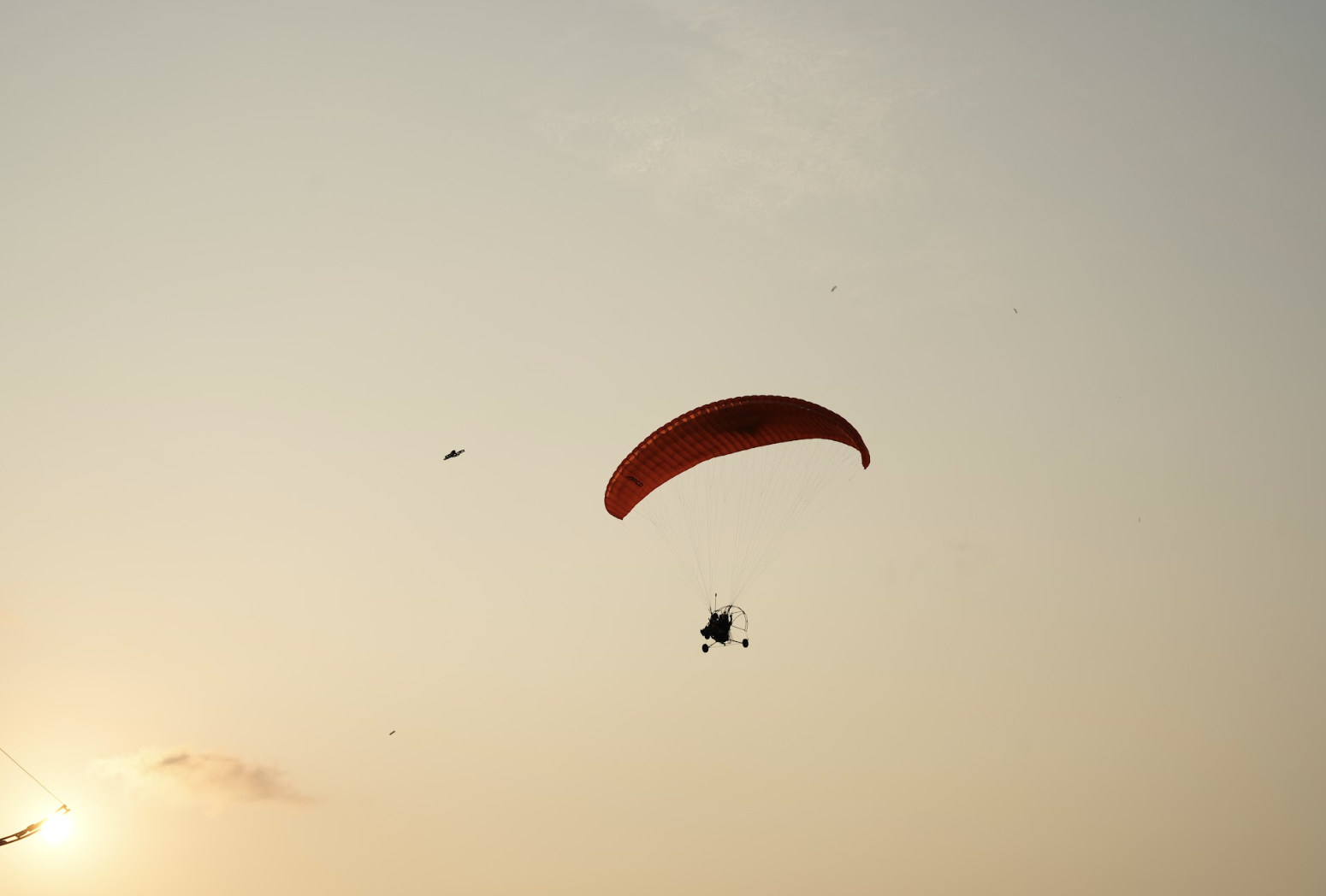 Dàn khinh khí cầu, dù lượn rực rỡ bầu trời Cần Giờ- Ảnh 7.