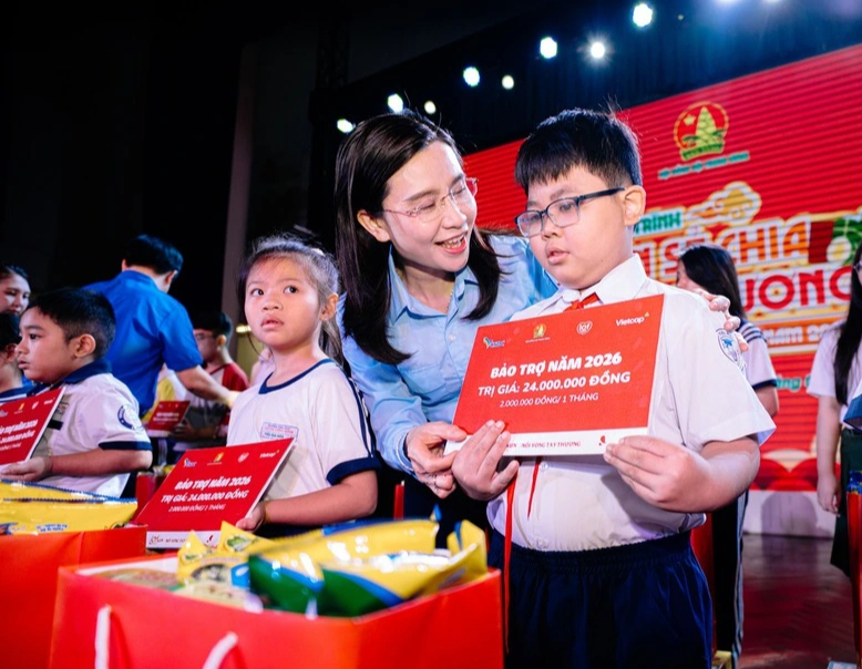 'Xu&acirc;n sẻ chia - Tết y&ecirc;u thương' đến với trẻ mồ c&ocirc;i, kh&oacute; khăn- Ảnh 1.