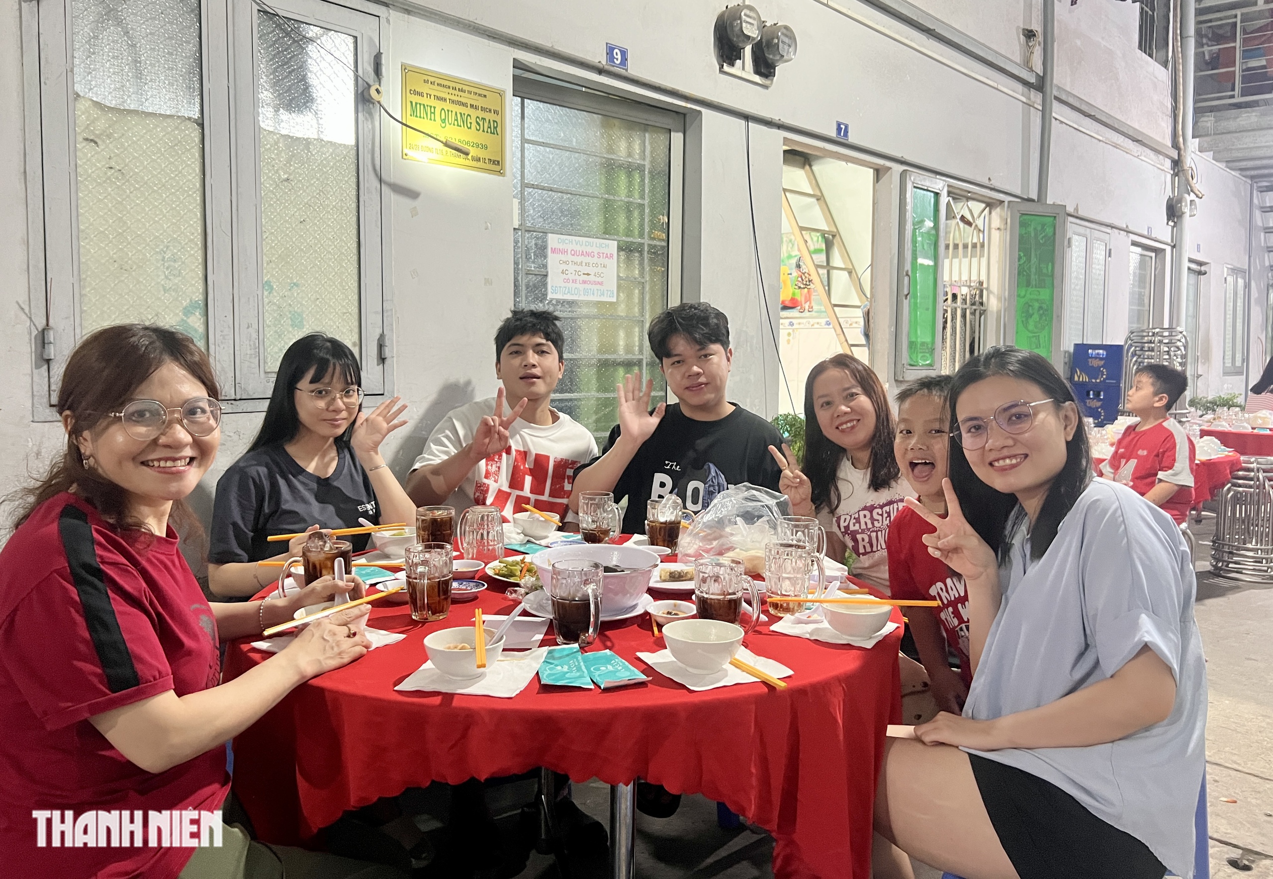 Chủ trọ chi 150 triệu đãi tất niên: Có 2 con dê, thực đơn 8 món- Ảnh 2.