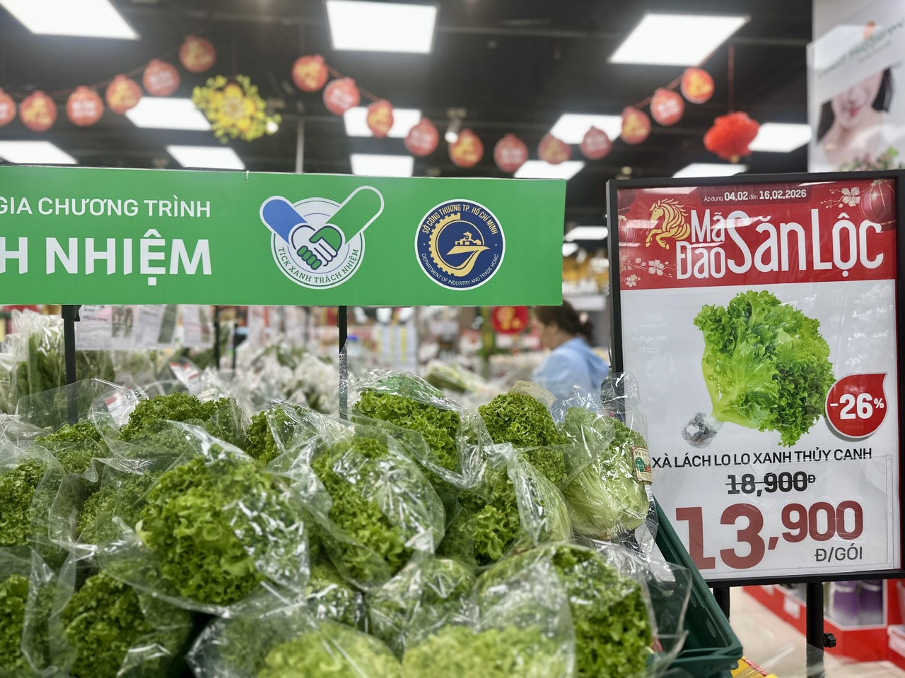 Khách hàng kéo đến siêu thị mua sắm ngày 21 tháng chạp Tết Bính Ngọ- Ảnh 11.