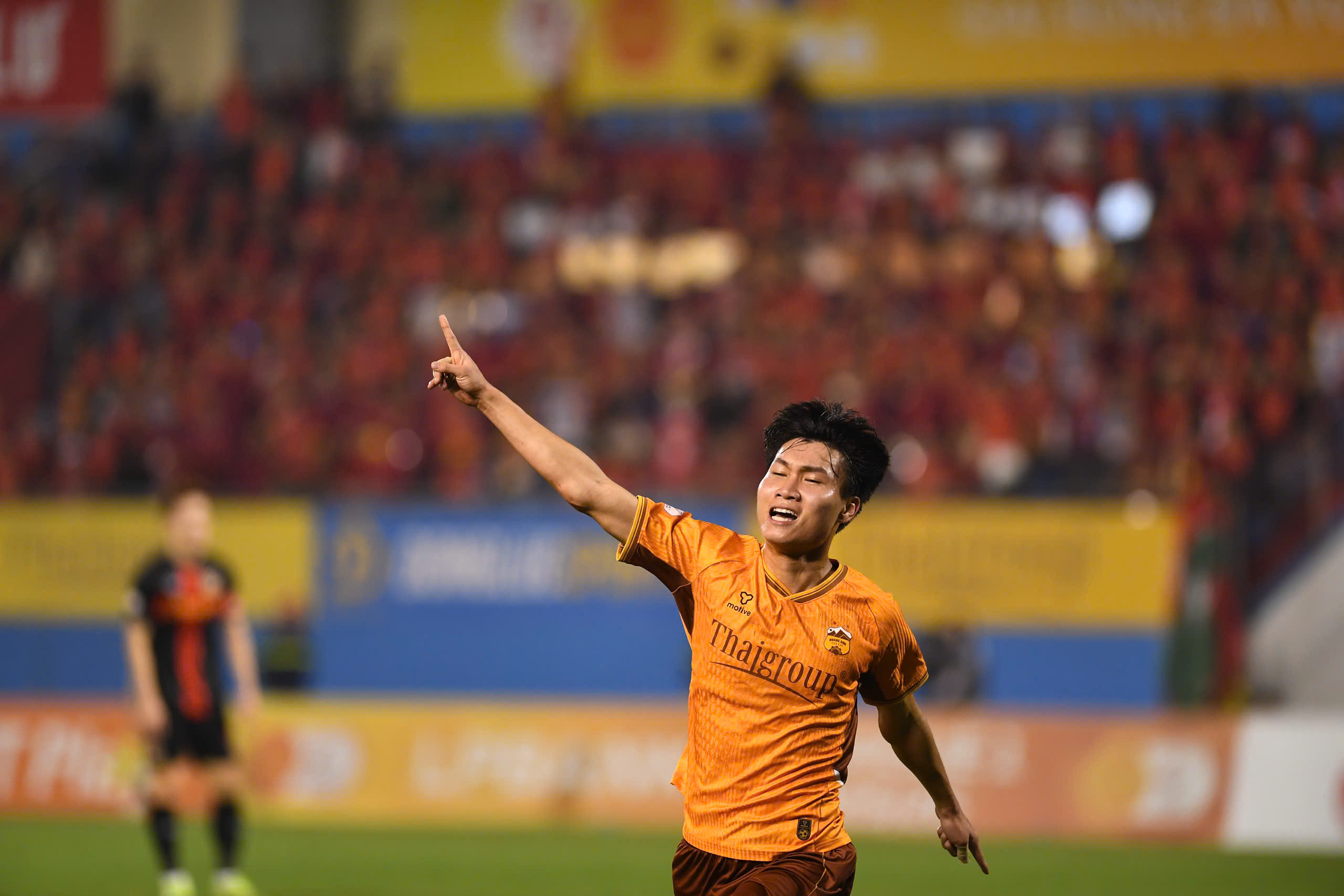 HAGL thắng 2 trận liên tiếp, ‘tòa tháp’ 1,95 m nói điều tuyệt vời!- Ảnh 2.