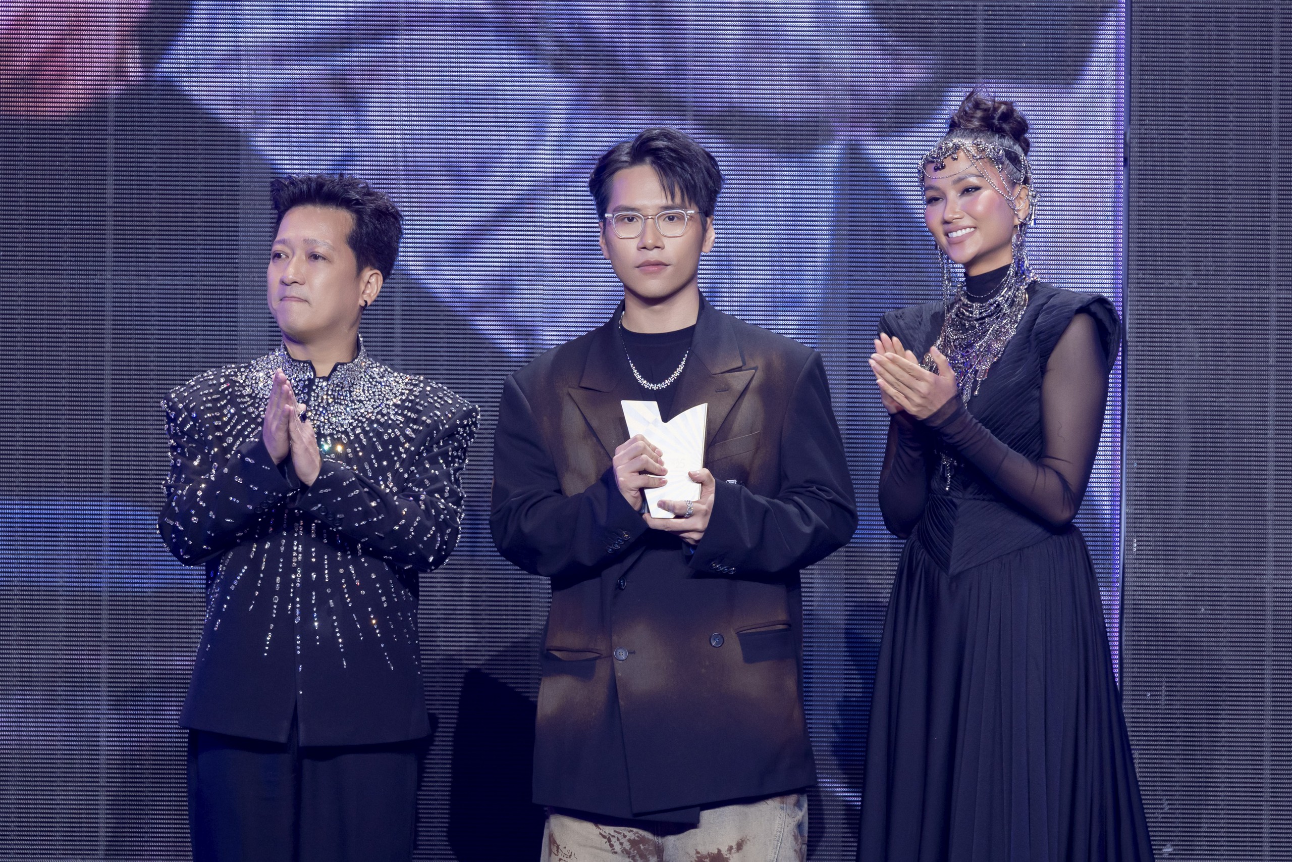 Nhập viện sát lễ trao giải, Soobin vắng mặt ở WeChoice Awards dù lập cú đúp- Ảnh 3.