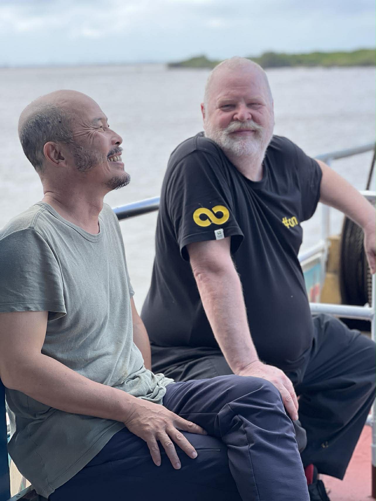 'Hai người bạn' của Đinh Công Đạt và Rodney Dickson

- Ảnh 2.