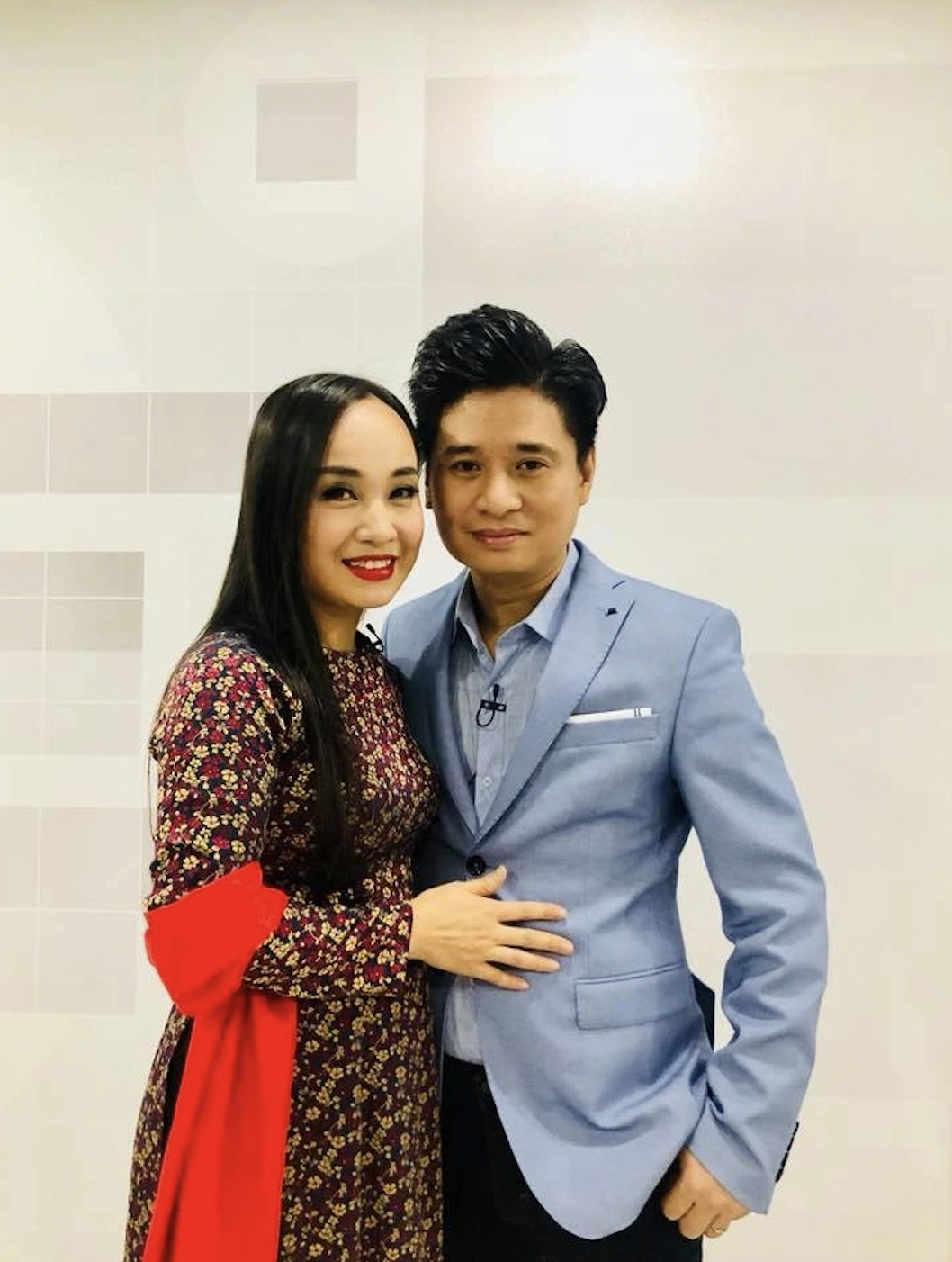 NSND Tấn Minh tiết lộ hôn nhân với vợ là giám đốc nhà hát chèo  - Ảnh 2.