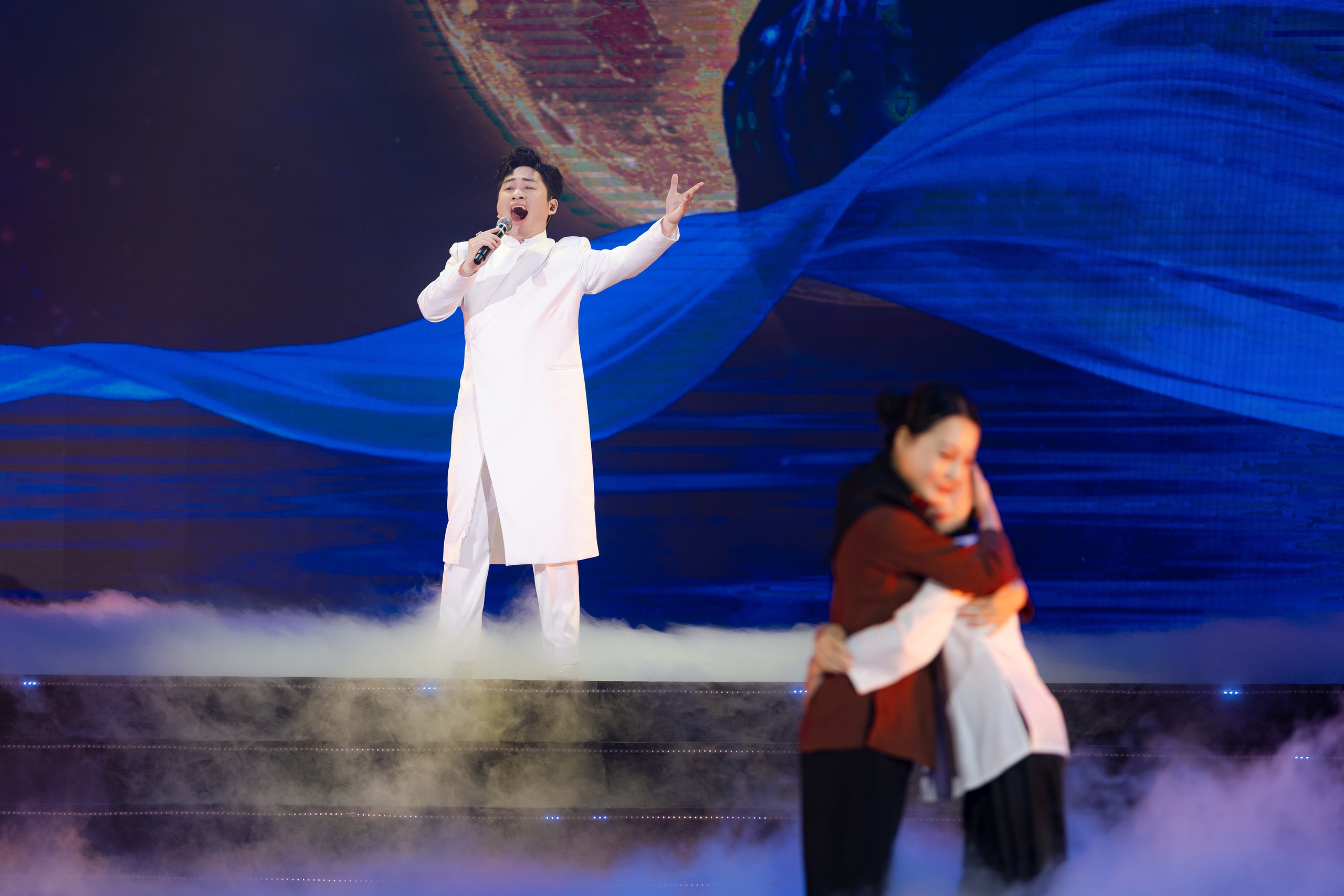 NSƯT Như Huỳnh, Võ Hạ Trâm gây xúc động trong chương trình nghệ thuật 'Xuân quê hương'- Ảnh 8.