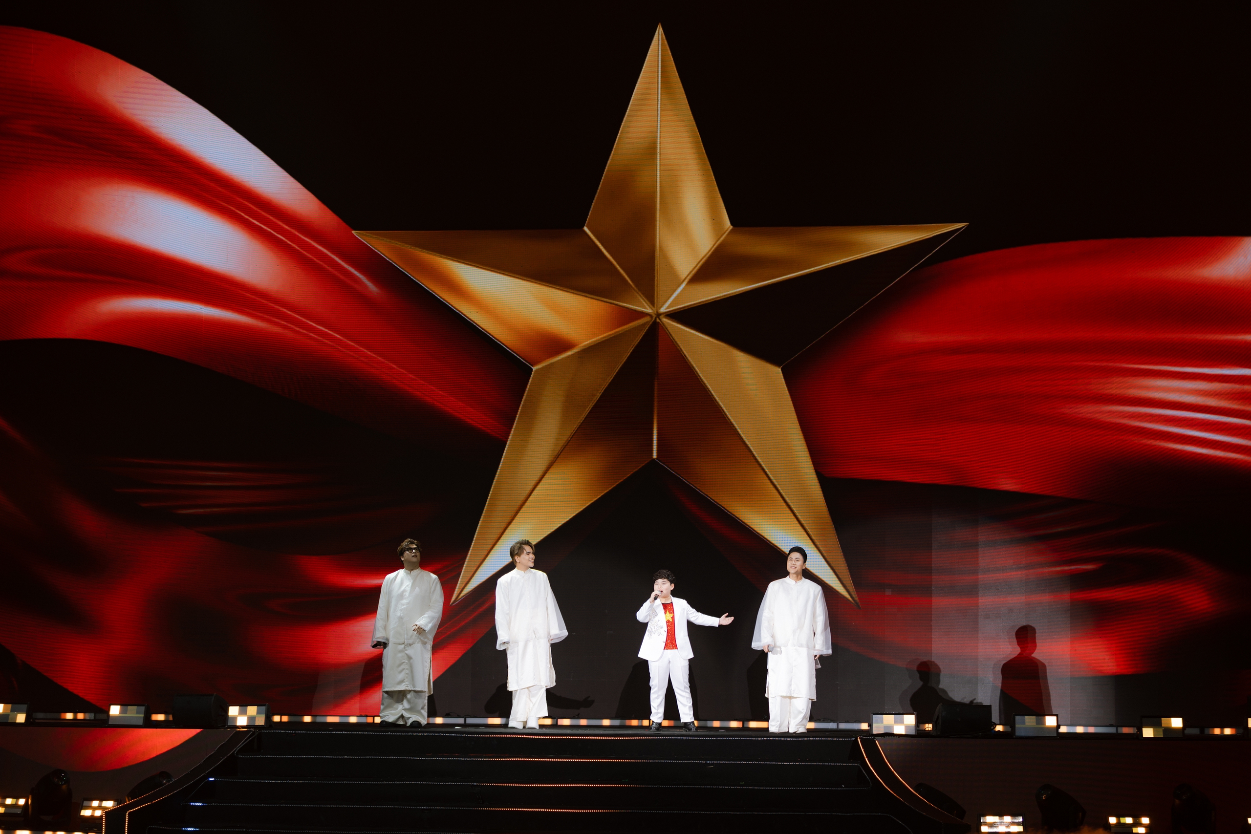 NSƯT Như Huỳnh, Võ Hạ Trâm gây xúc động trong chương trình nghệ thuật 'Xuân quê hương'- Ảnh 11.