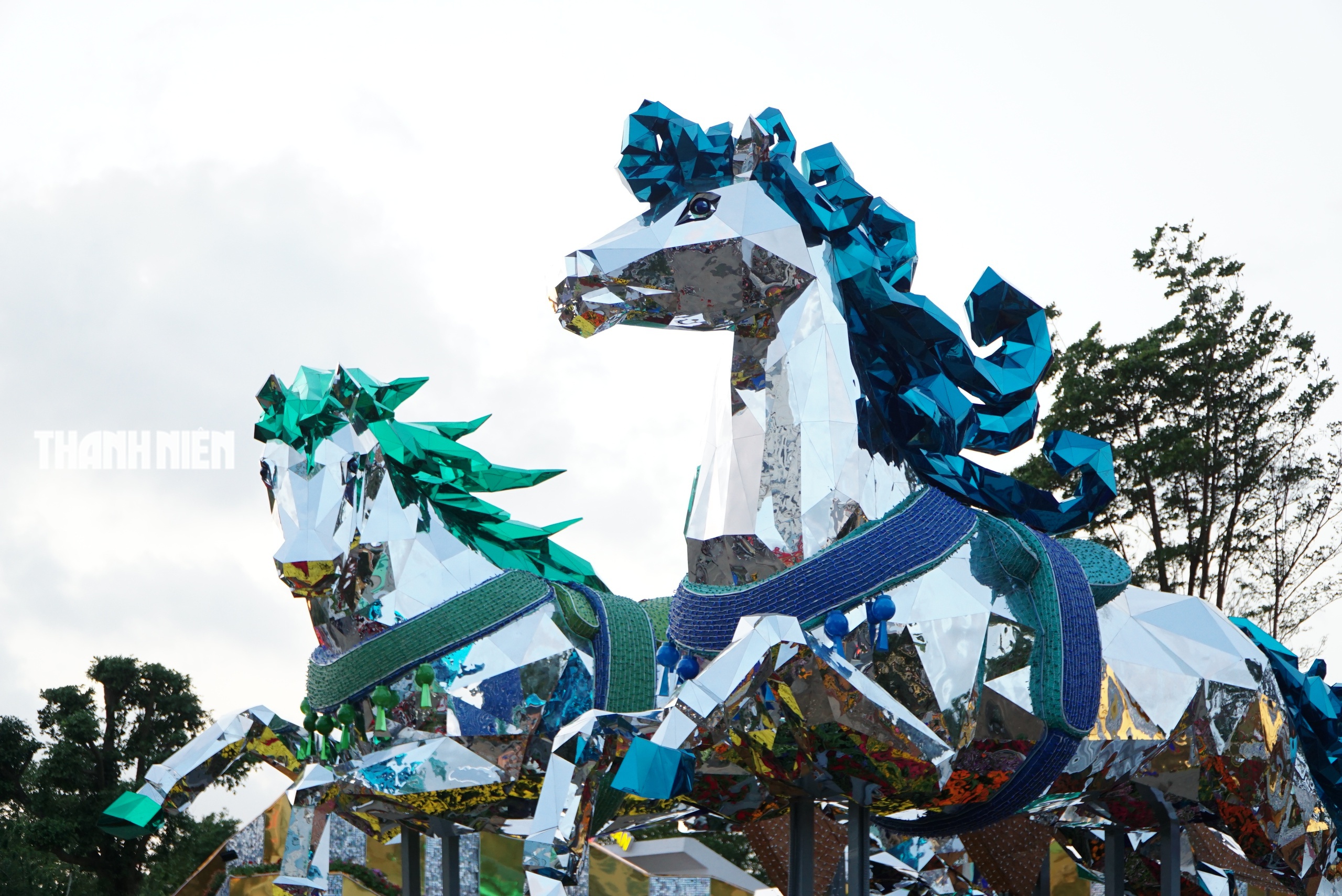 Linh vật ngựa Tuy H&ograve;a: Cho&aacute;ng ngợp 3 đại cảnh ngựa &lsquo;khủng&rsquo; đua top- Ảnh 11.