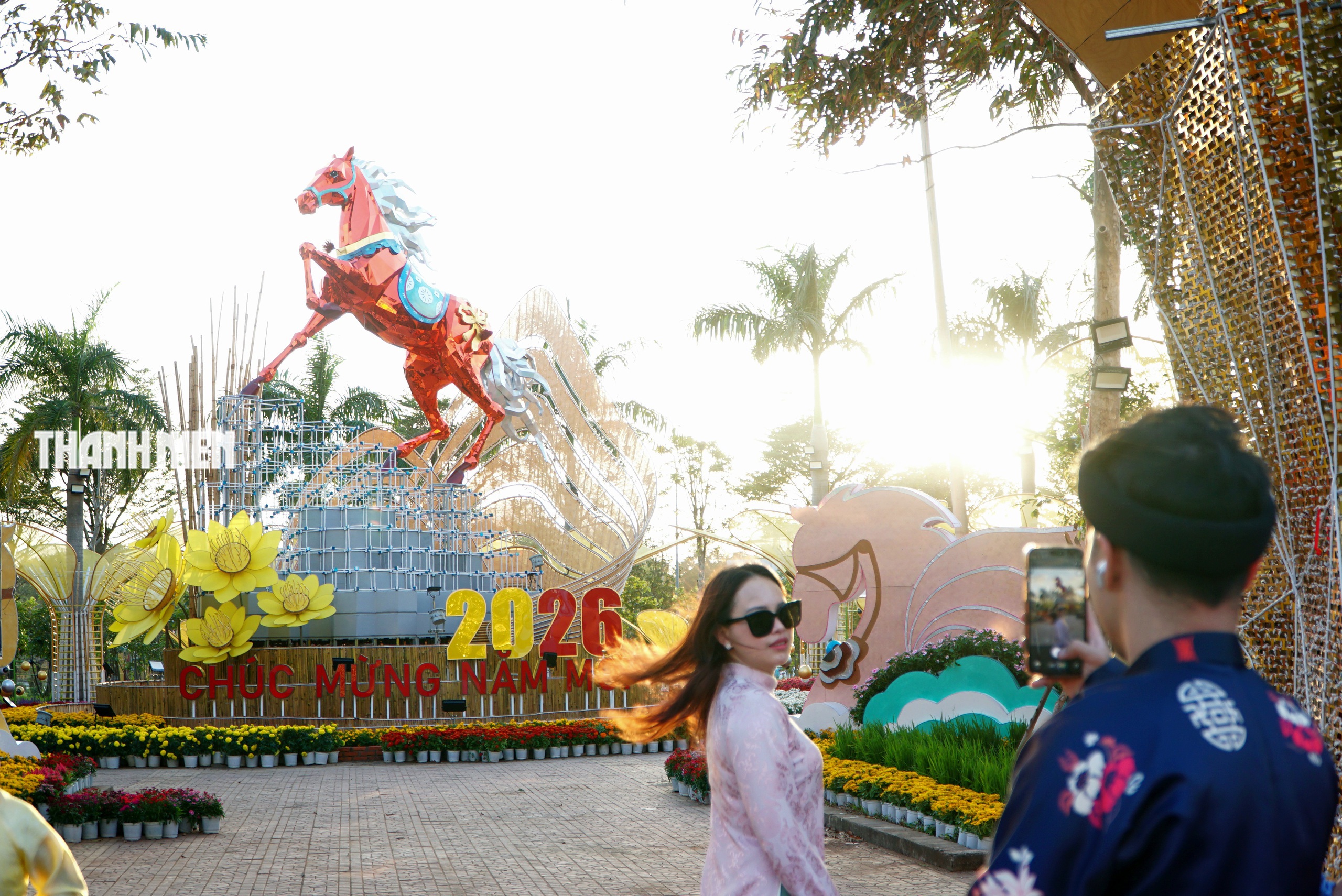 Linh vật ngựa Tuy H&ograve;a: Cho&aacute;ng ngợp 3 đại cảnh ngựa &lsquo;khủng&rsquo; đua top- Ảnh 9.