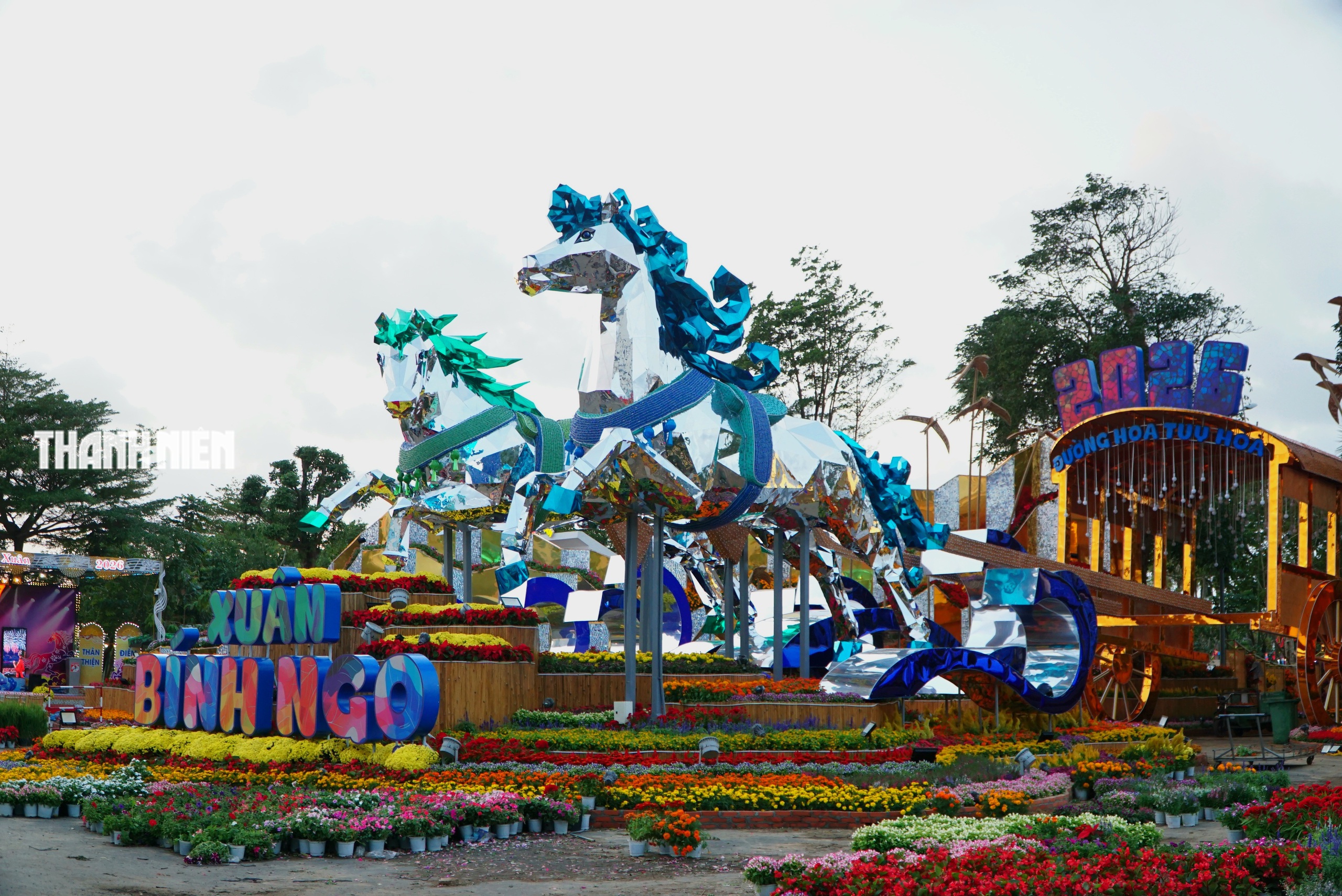 Linh vật ngựa Tuy H&ograve;a: Cho&aacute;ng ngợp 3 đại cảnh ngựa &lsquo;khủng&rsquo; đua top- Ảnh 10.