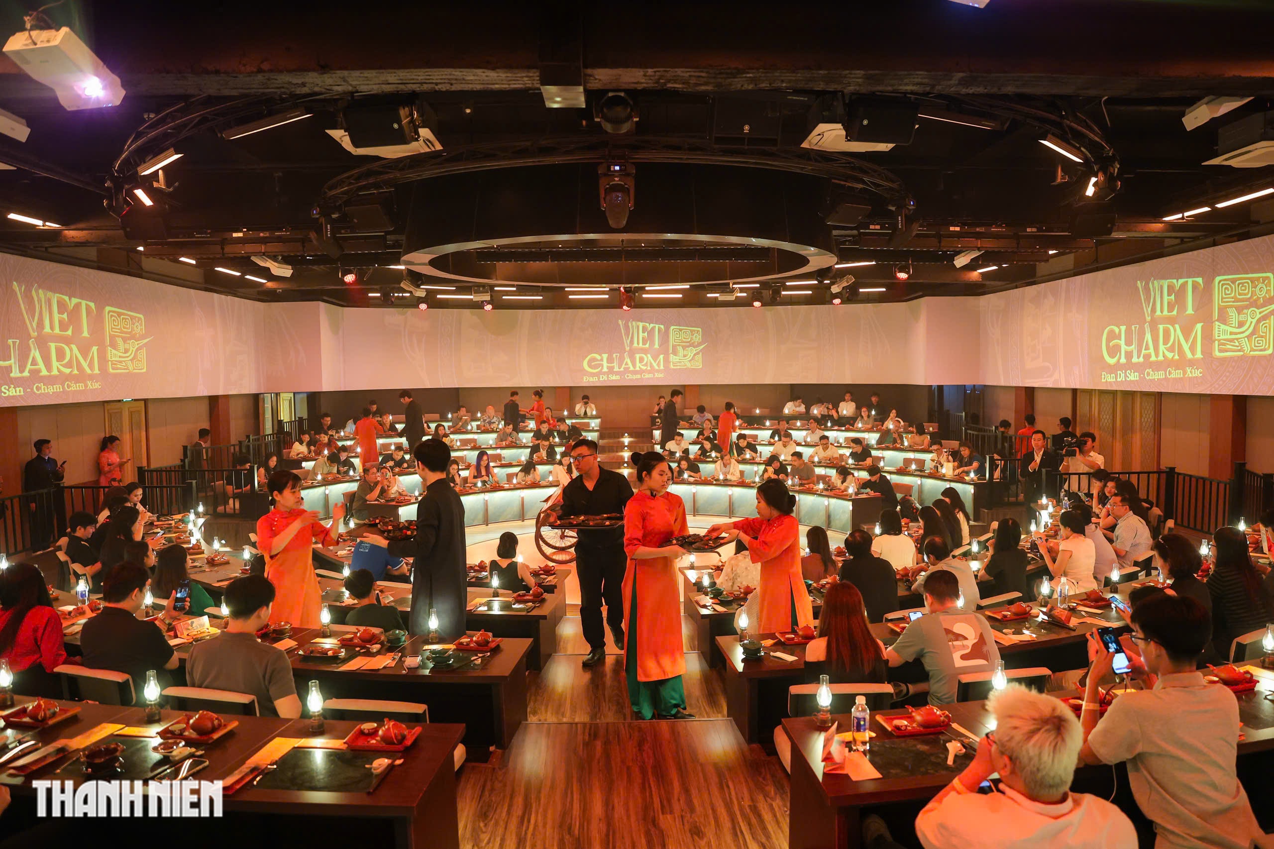 Show ẩm thực gần 2 triệu đồng ở Dinh Độc Lập đặc biệt mức n&agrave;o?- Ảnh 1.