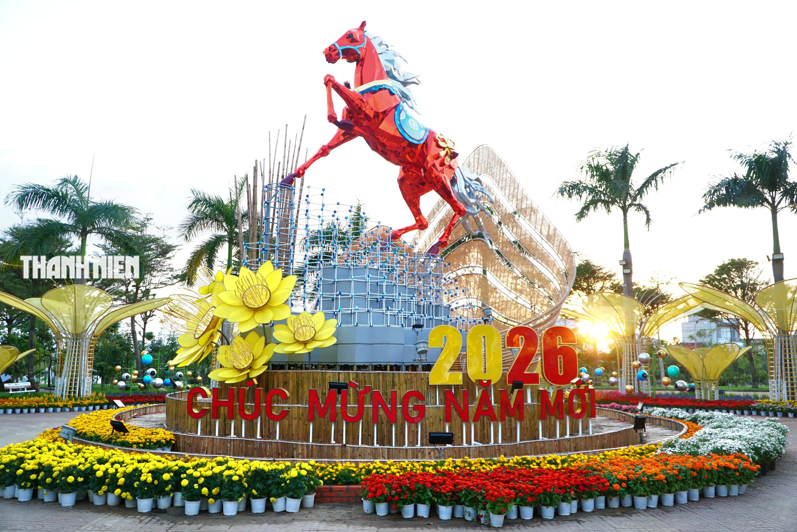 Linh vật ngựa Tuy H&ograve;a: Cho&aacute;ng ngợp 3 đại cảnh ngựa &lsquo;khủng&rsquo; đua top- Ảnh 5.